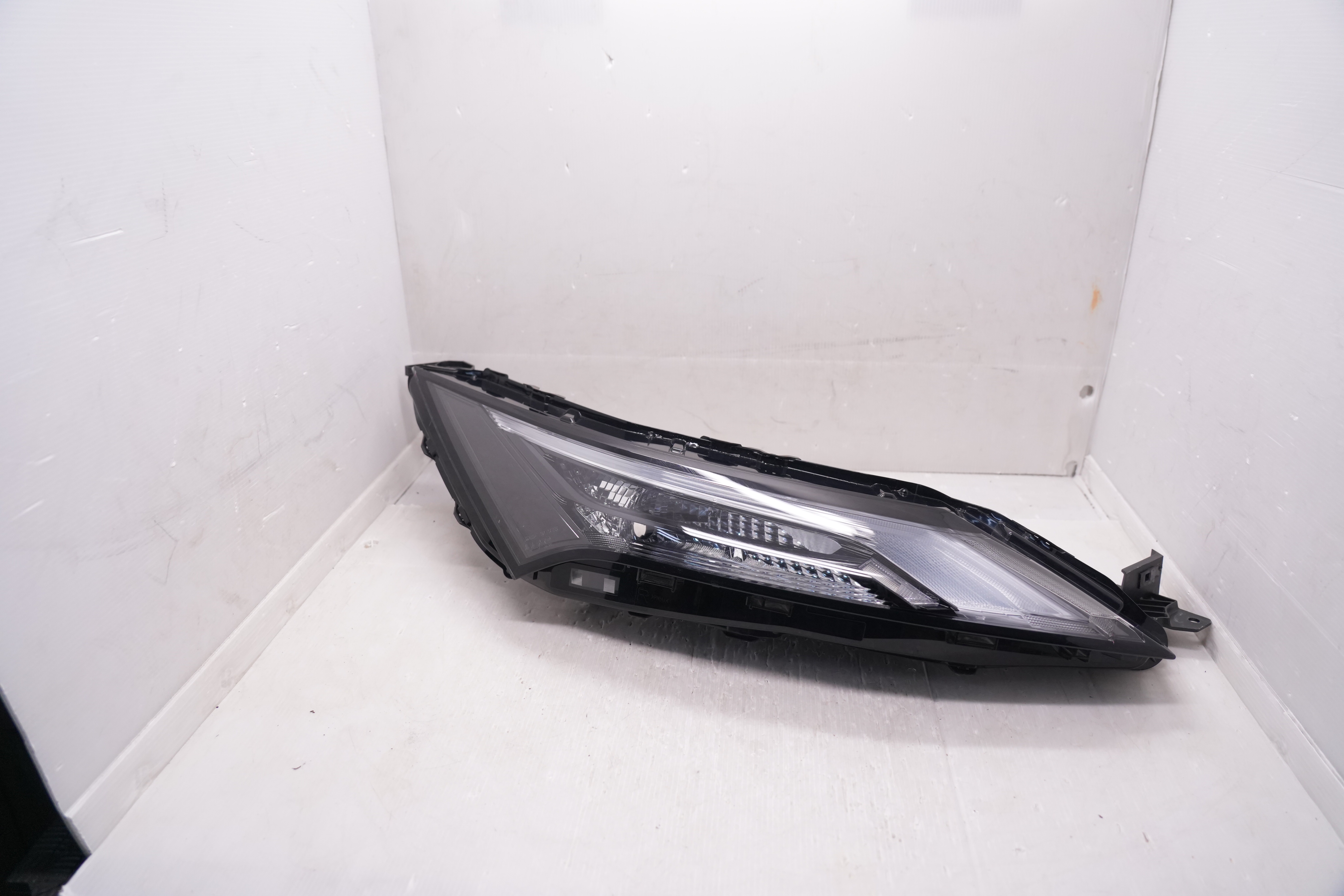 NISSAN X-TRAIL 2023-2025 LED R.H.S DRL GENUINE