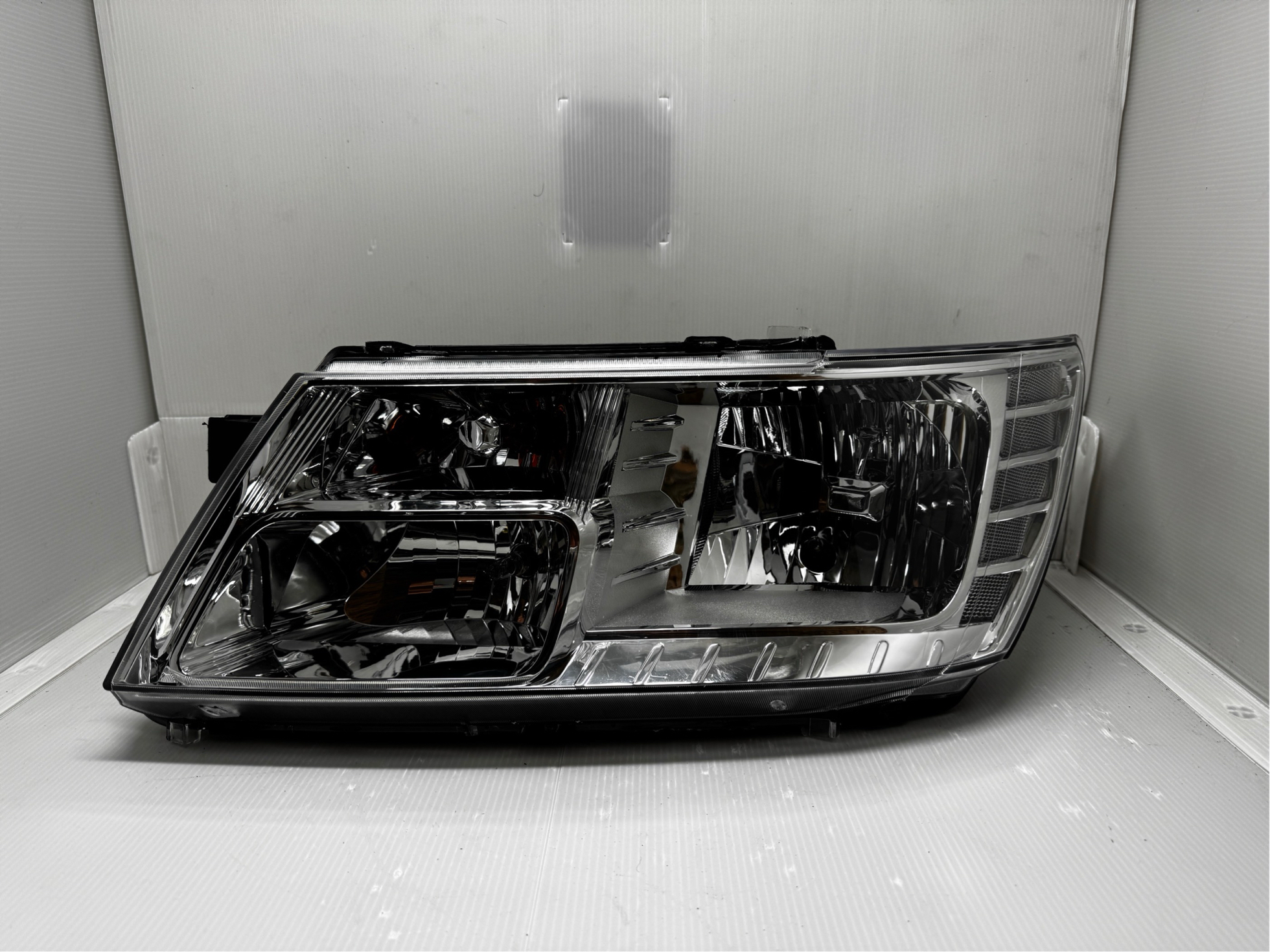 FIT FOR DODGE JOURNEY RHS RIGHT HALOGEN HEADLIGHT 2008-2016 TYC (AM)