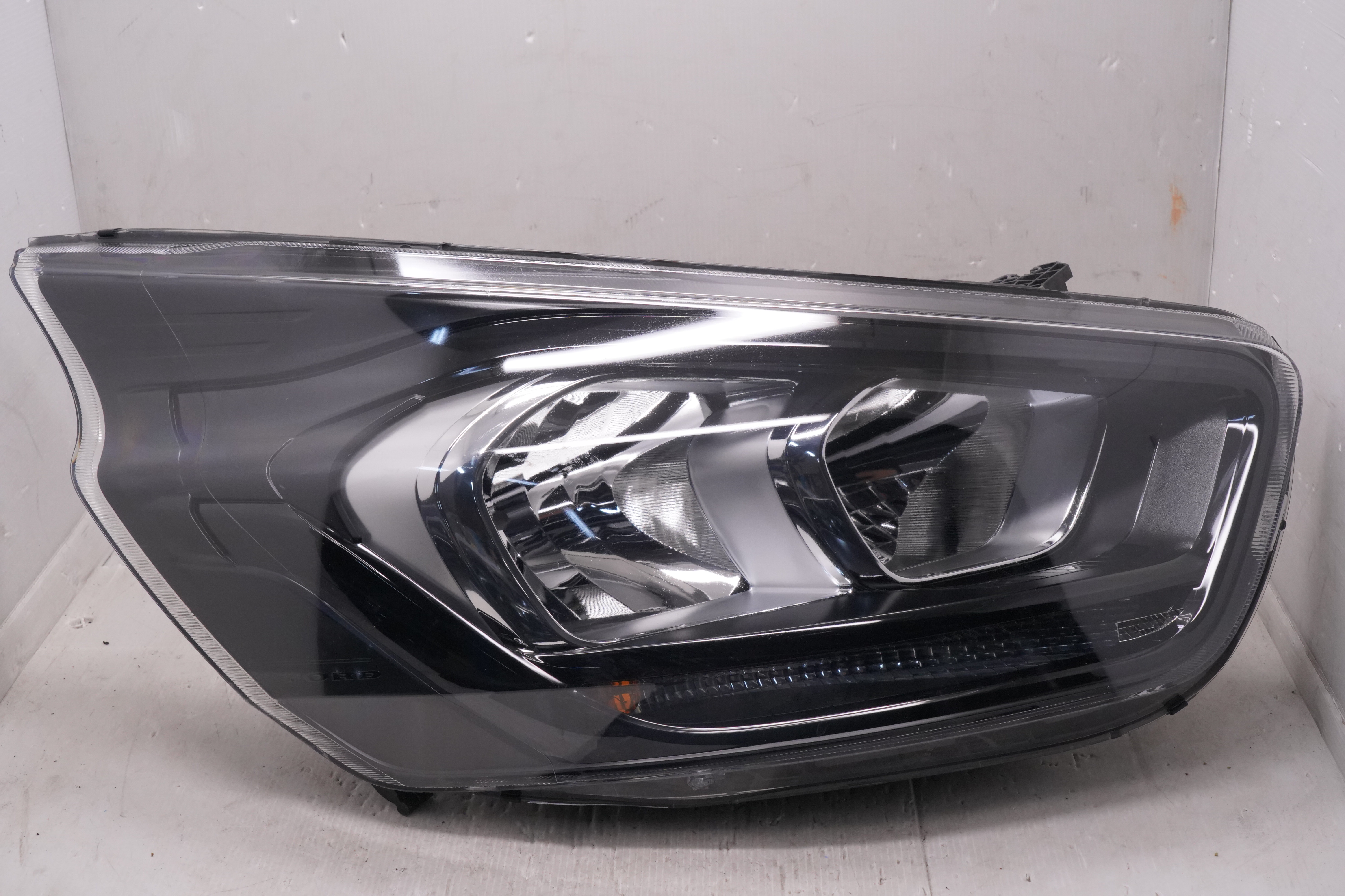 Ford Transit 2018-2024 HALOGEN R.H.S HEADLIGHT GENUINE