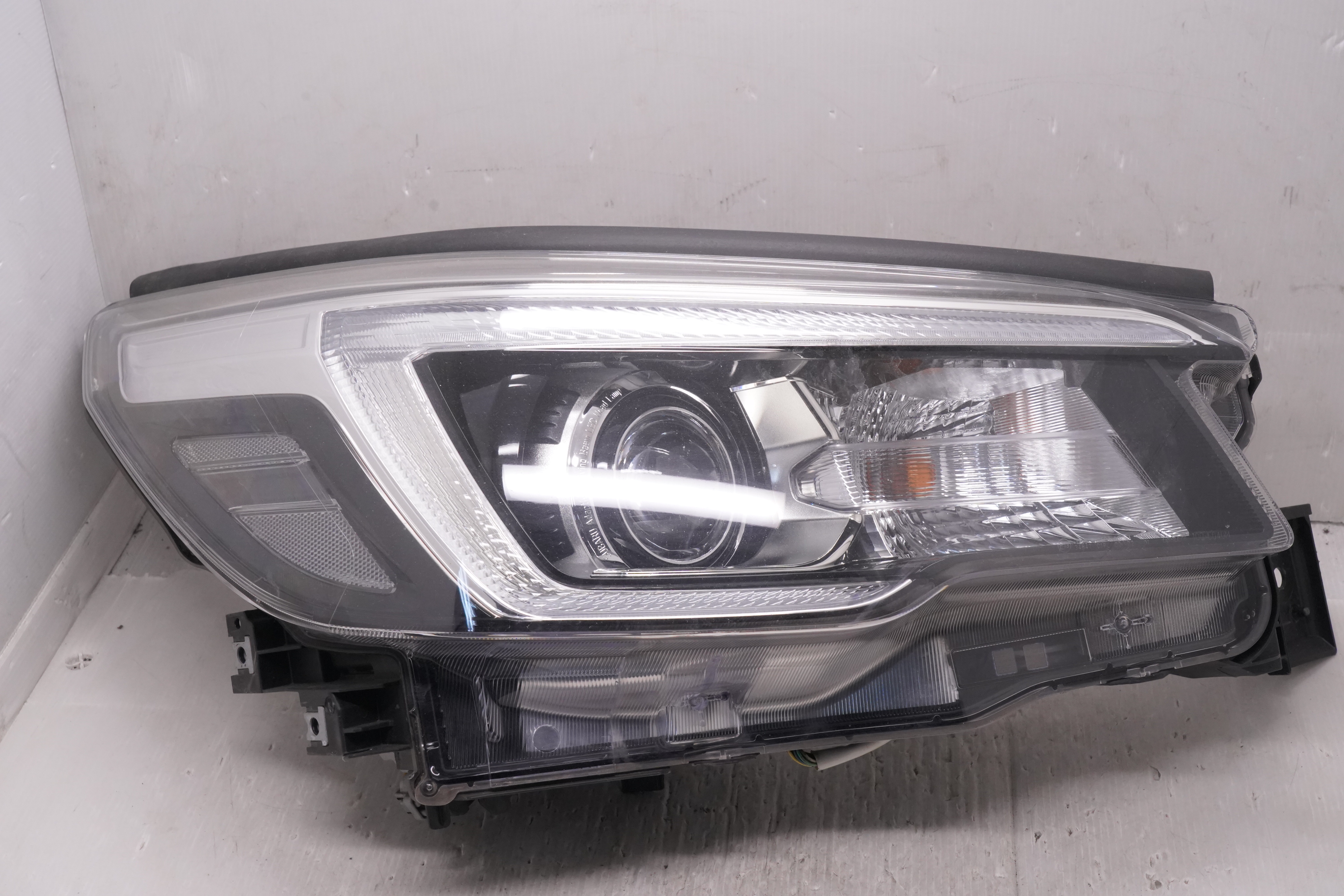 SUBARU FORESTER 2019-2021 LED R.H.S HEADLIGHT GENUINE