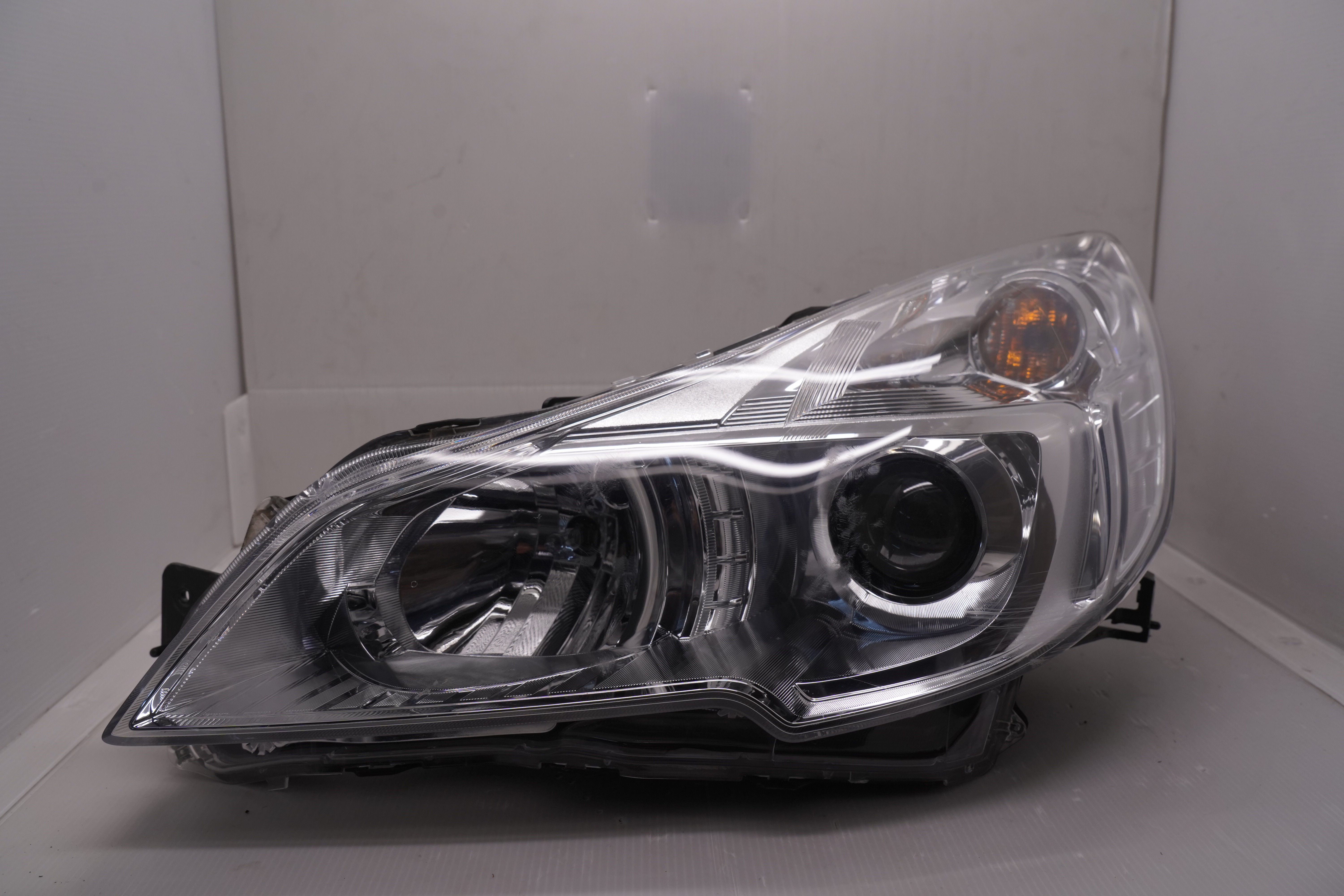 SUBARU FORESTER 2013-2015 HALOGEN L.H.S HEADLIGHT GENUINE
