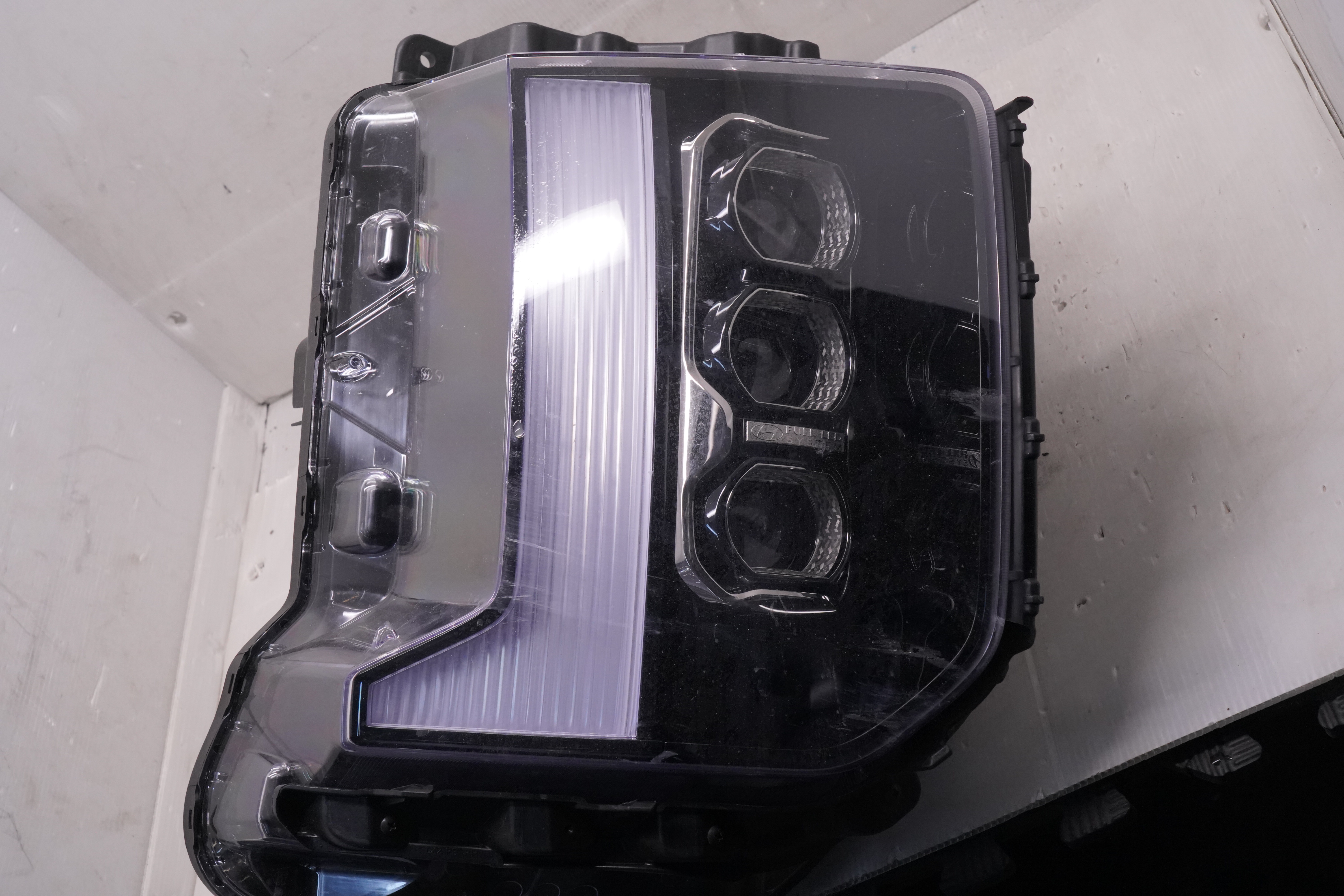 HYUNDAI PALISADE 2023-2025 LED R.H.S HEADLIGHT GENUINE