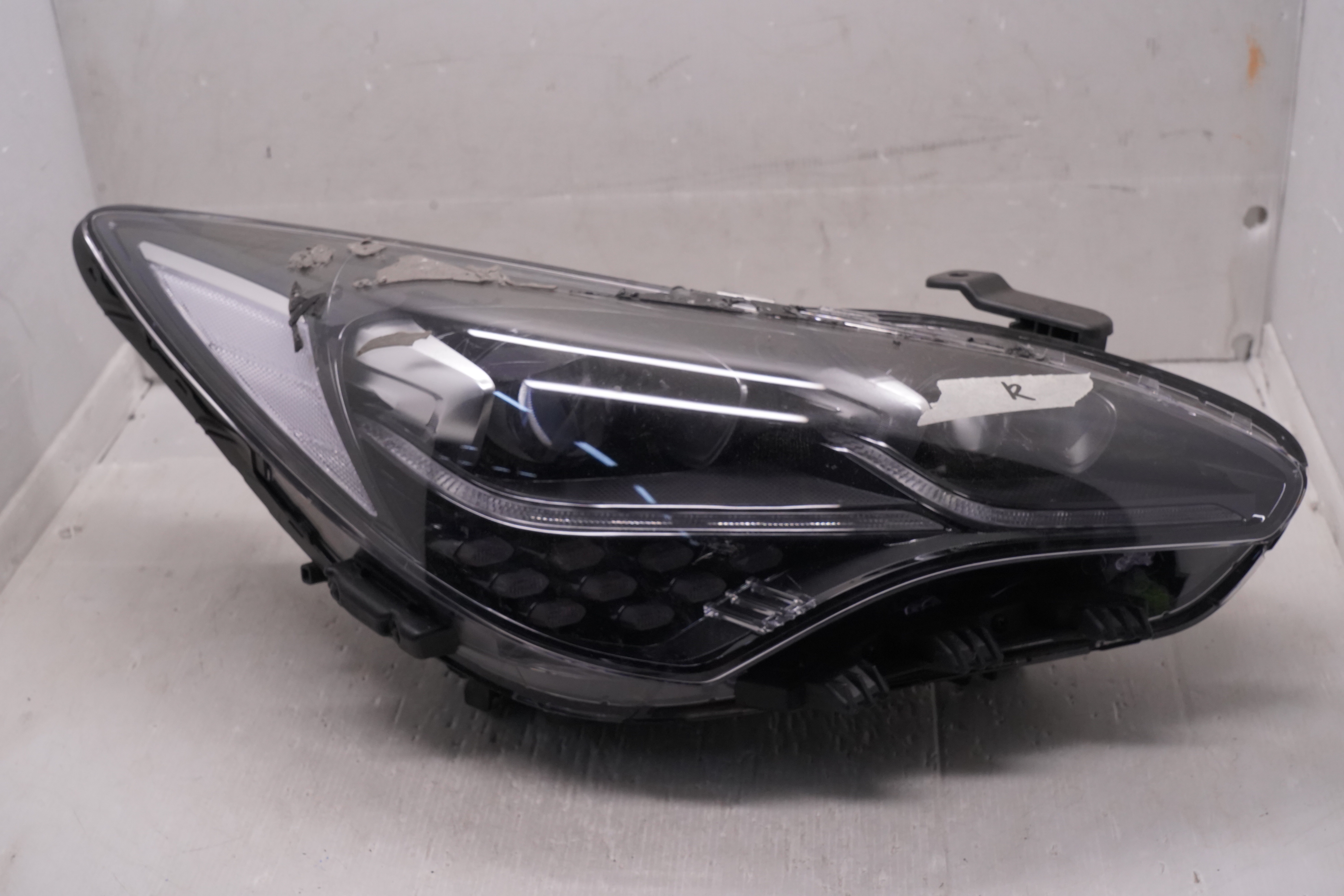 KIA STINGER 2017-2023 LED R.H.S HEADLIGHT GENUINE