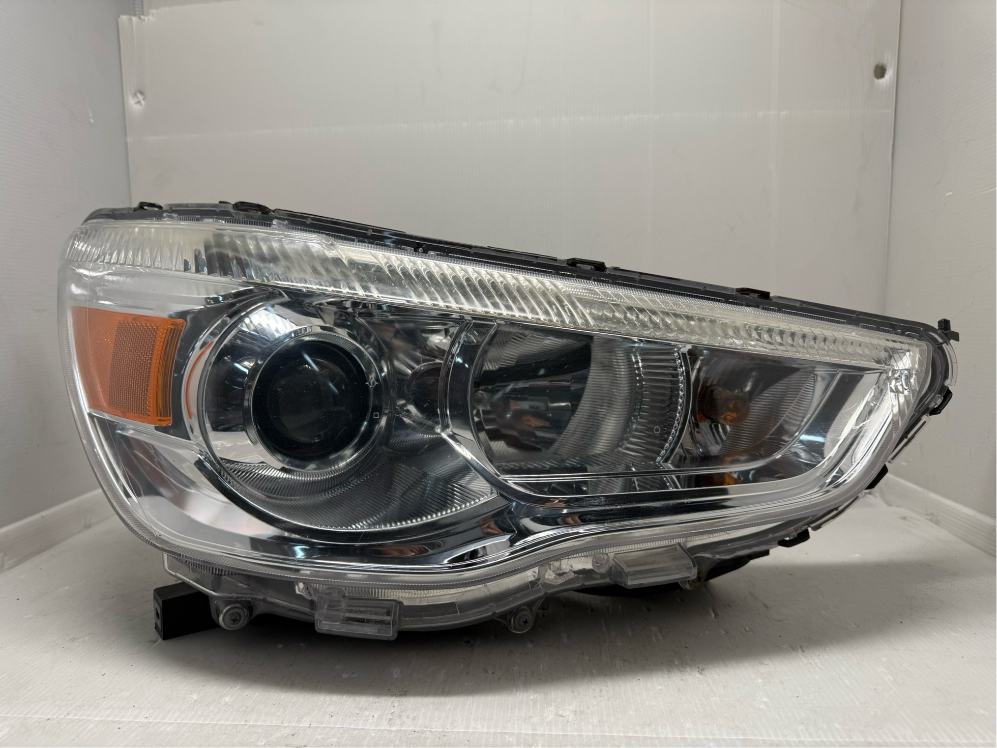 MITSUBISHI ASX 2010-2018 HALOGEN R.H.S HEADLIGHT