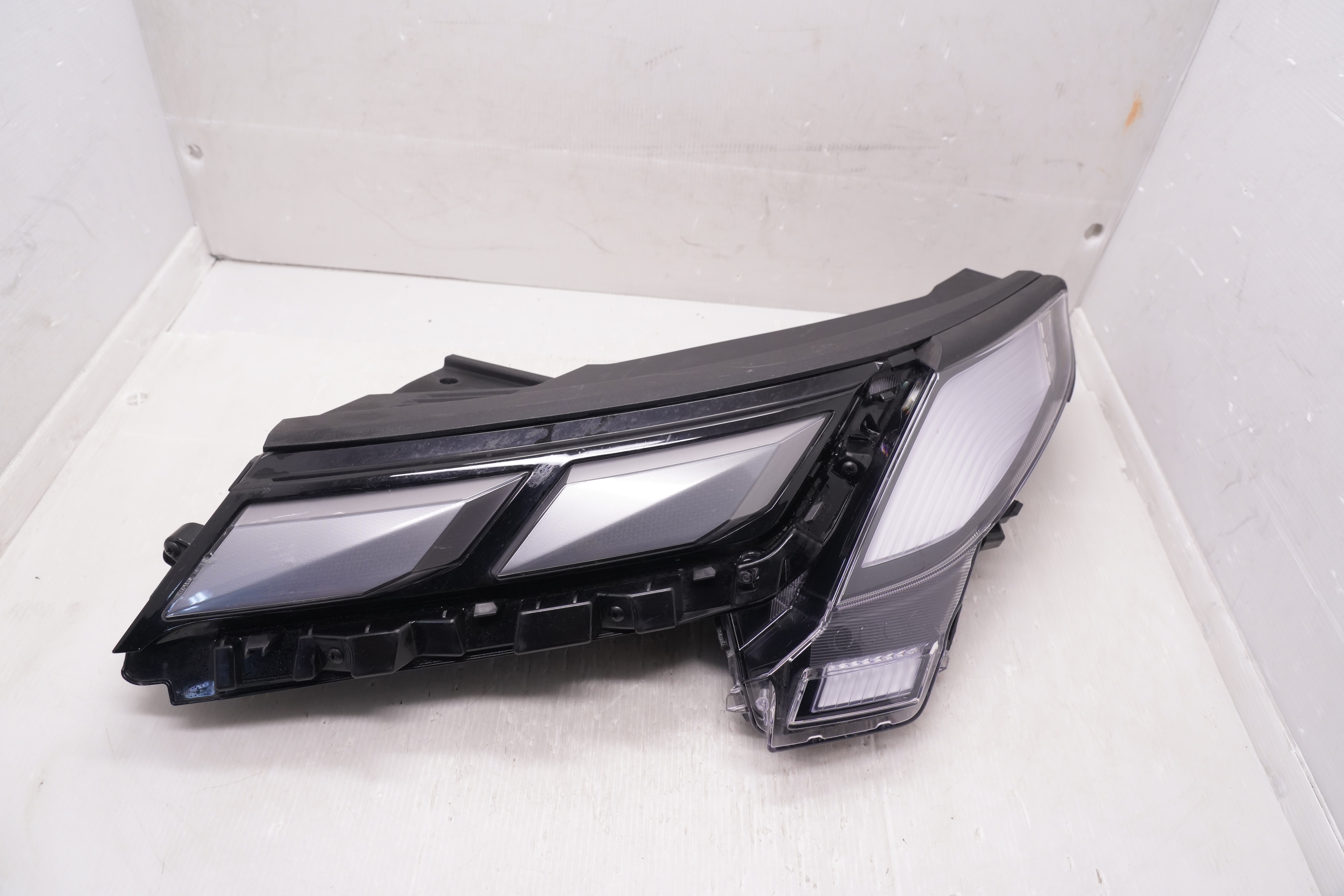 HYUNDAI PALISADE 2023-2025 LED L.H.S INDICATOR LIGHT GENUINE