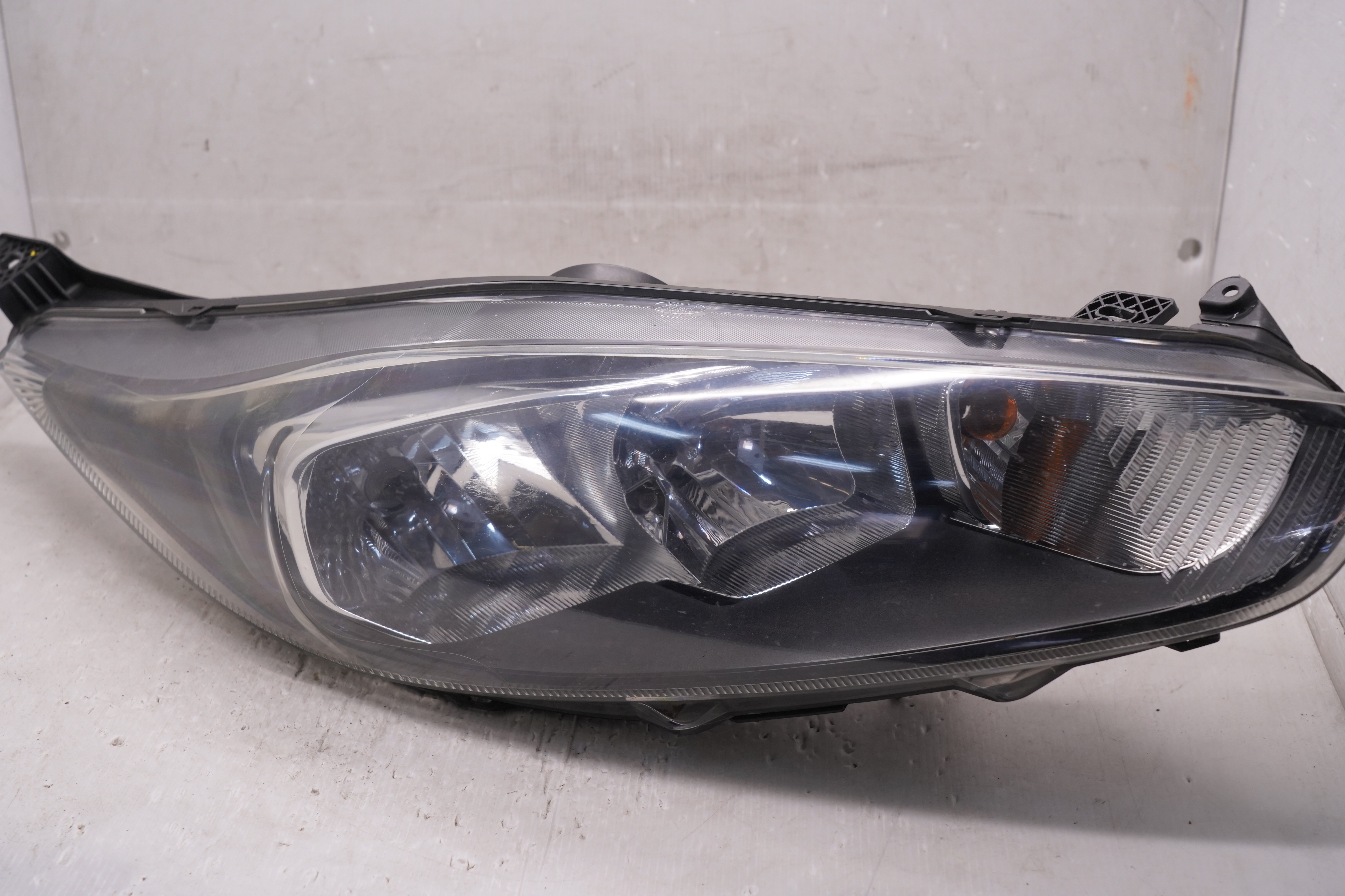 FORD FIESTA MK7 HALOGEN 2013-2017 R.H.S HEADLIGHT GENUINE