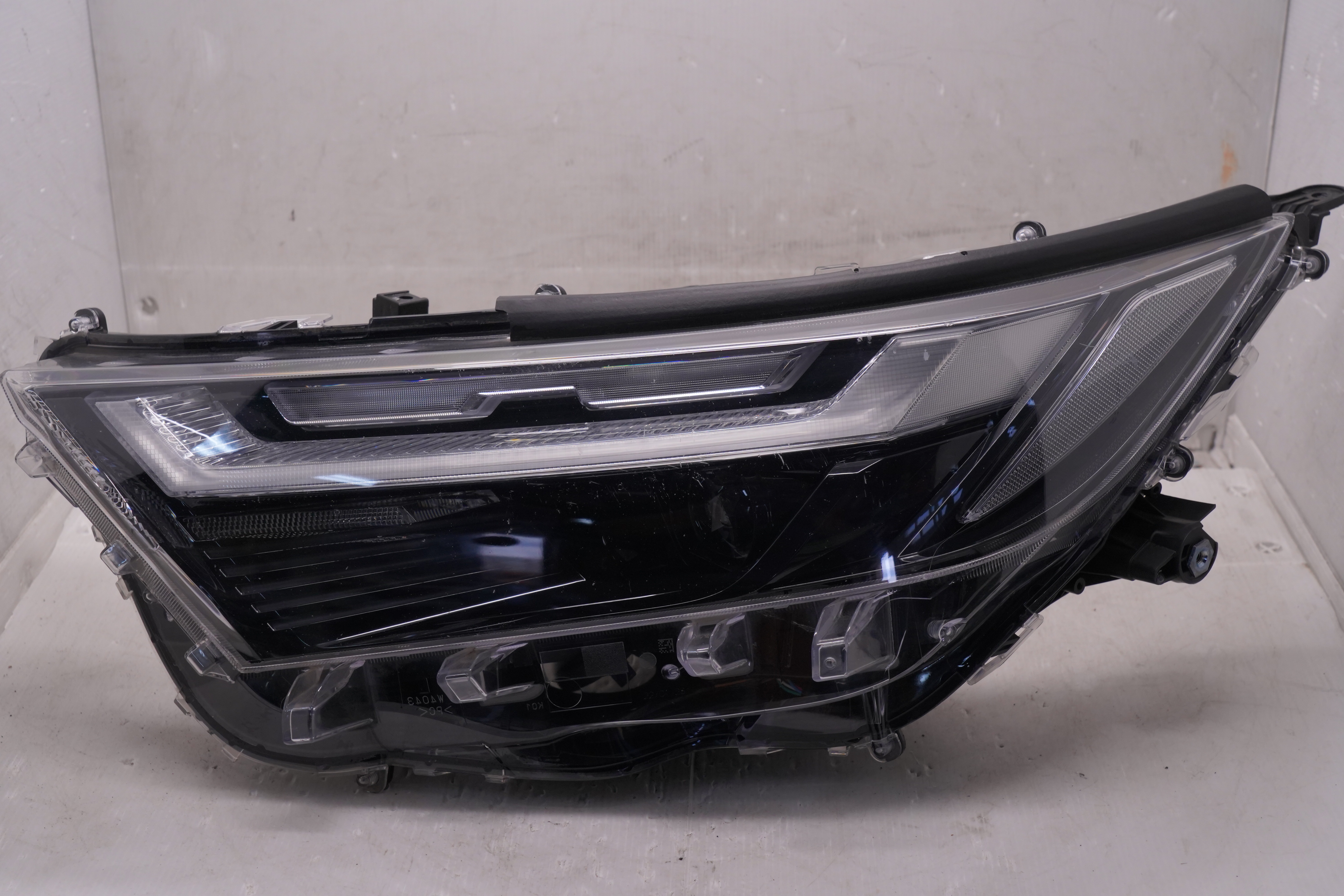 TOYOTA RAV4 2022-2023 LENS LED R.H.S HEADLIGHT GENUINE