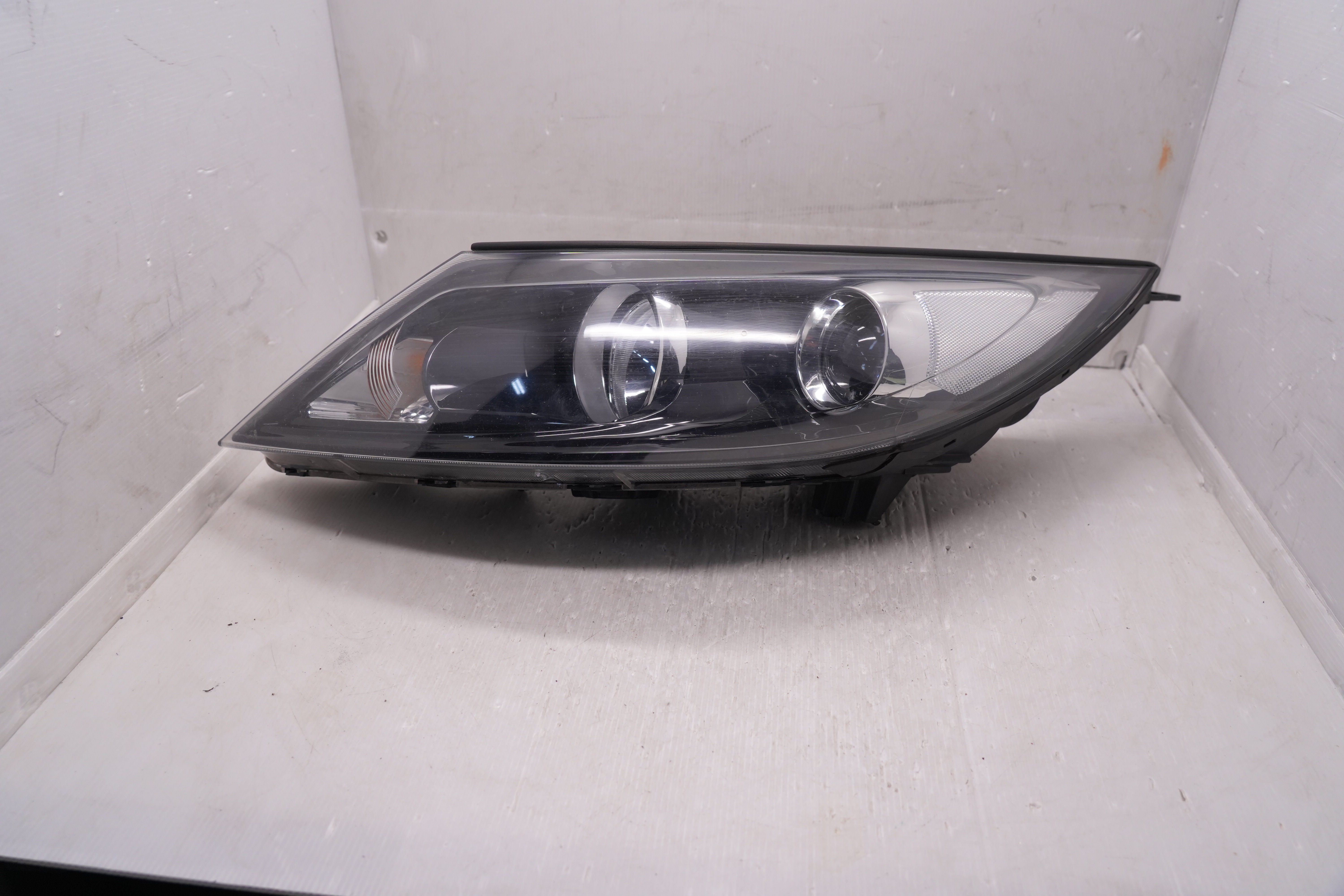 KIA SPORTAGE 2010-2015 HALOGEN L.H.S HEADLIGHT GENUINE