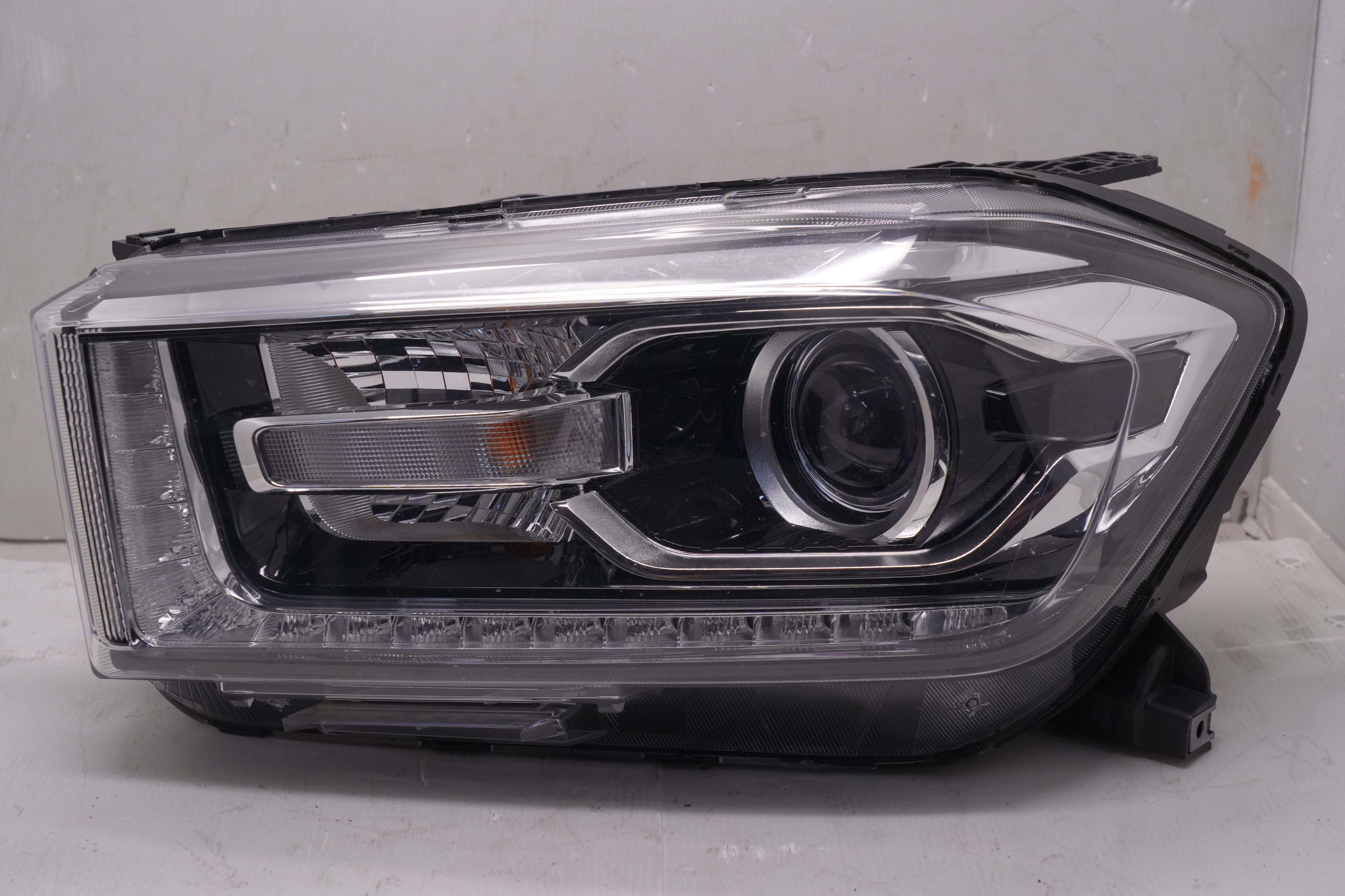 LDV T60 2017-2021 LED L.H.S HEADLIGHT GENUINE