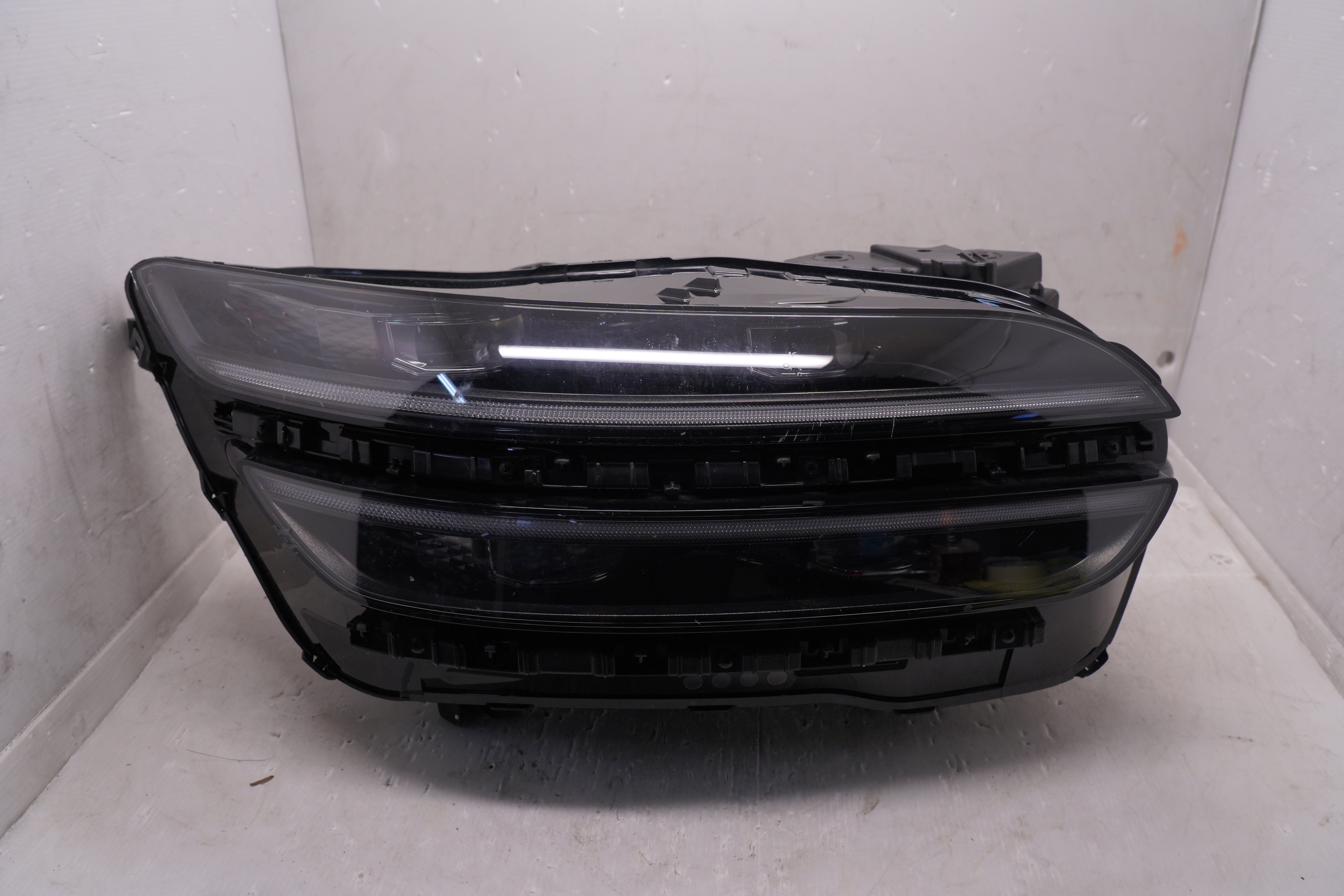 GENESIS GV70 2021-2024 R.H.S  LED HEADLIGHT GENUINE