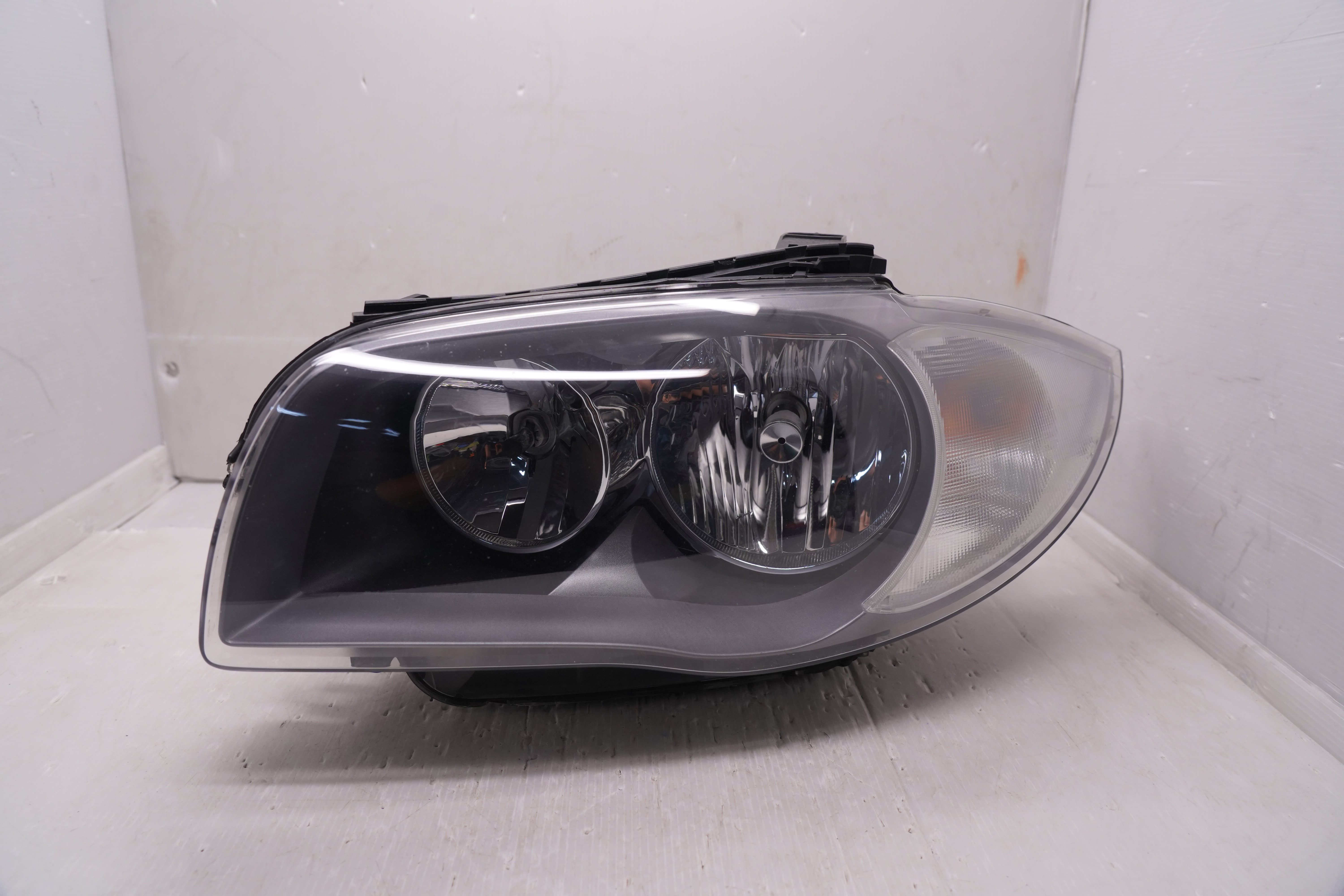 BMW 1 SERIES E87 2004-2010 HALOGEN L.H.S HEADLIGHT GENUINE