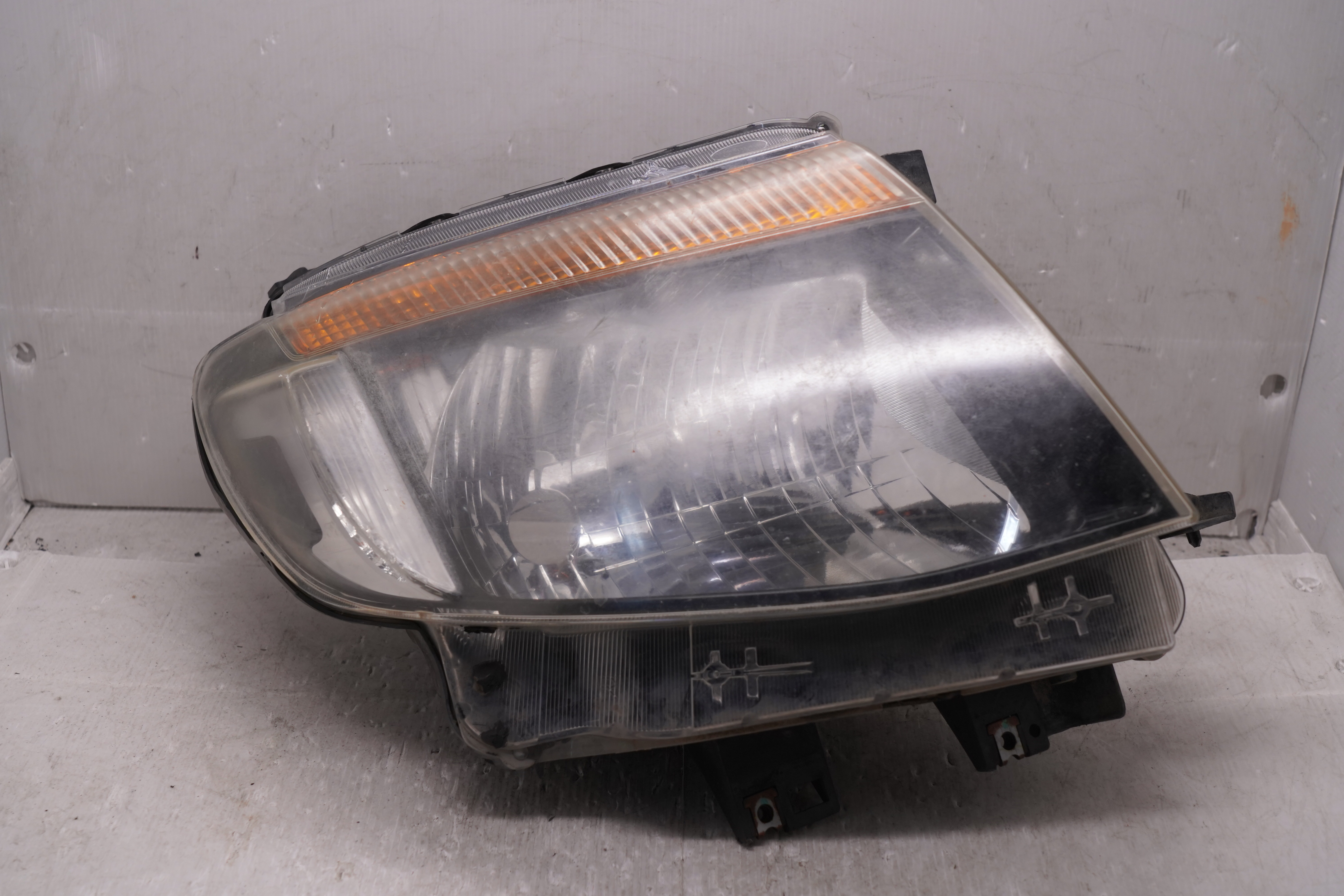 FORD RANGER 2012-2014 HALOGEN R.H.S HEADLIGHT GENUINE