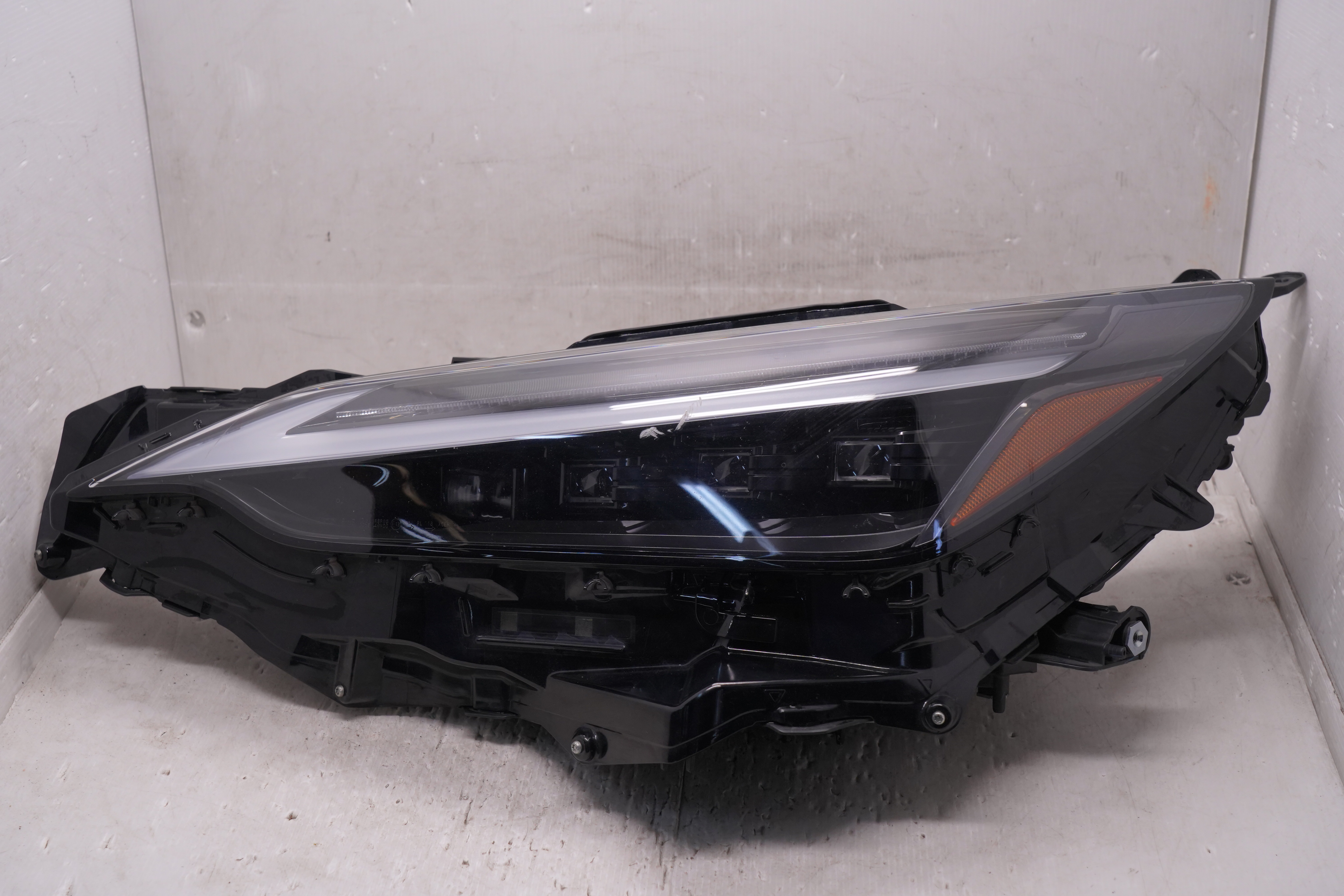 LEXUS NX 450H 2022-2023 LED L.H.S HEADLIGHT GENUINE