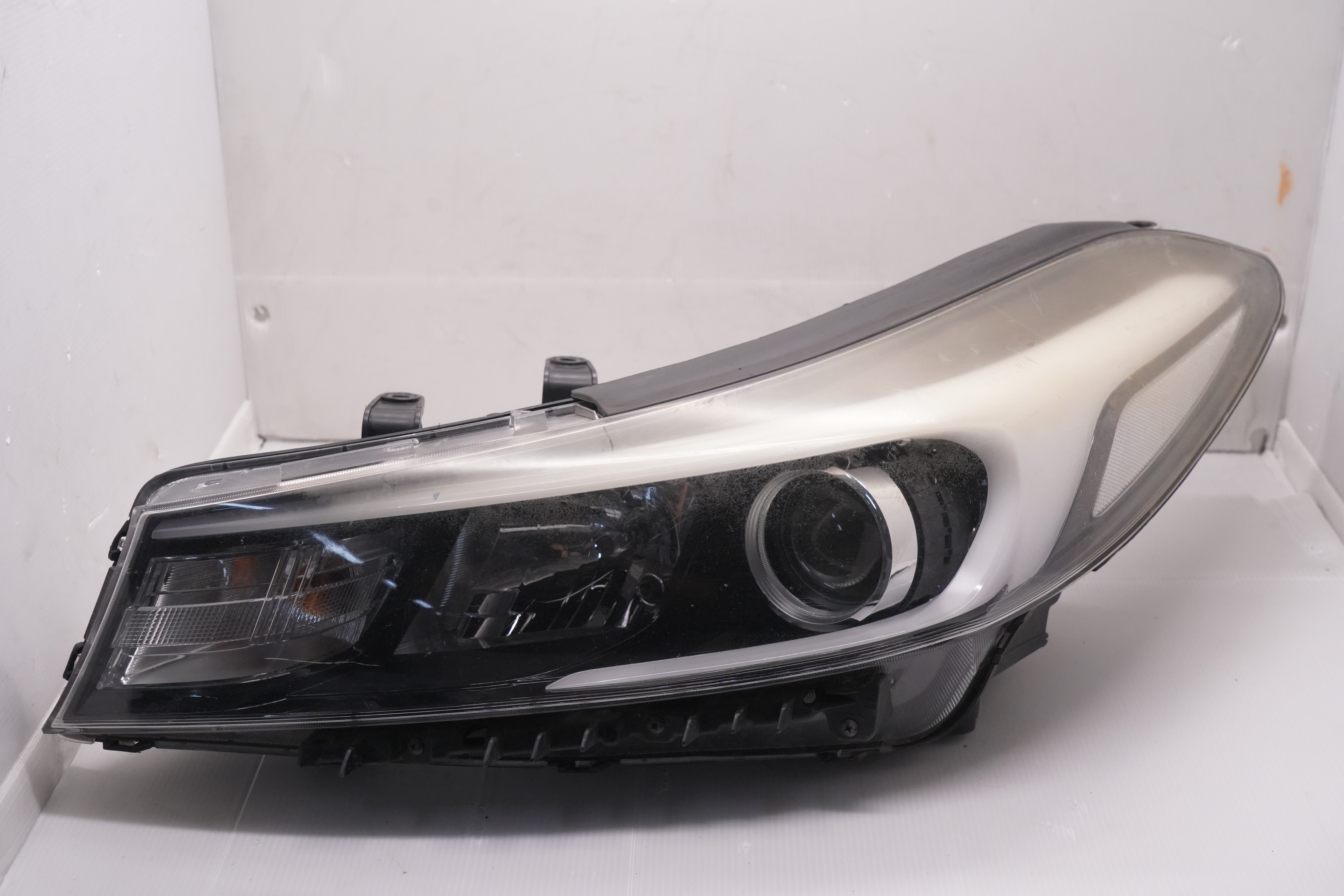 KIA CERATO 2016-2017 LENS HALOGEN L.H.S HEADLIGHT GENUINE