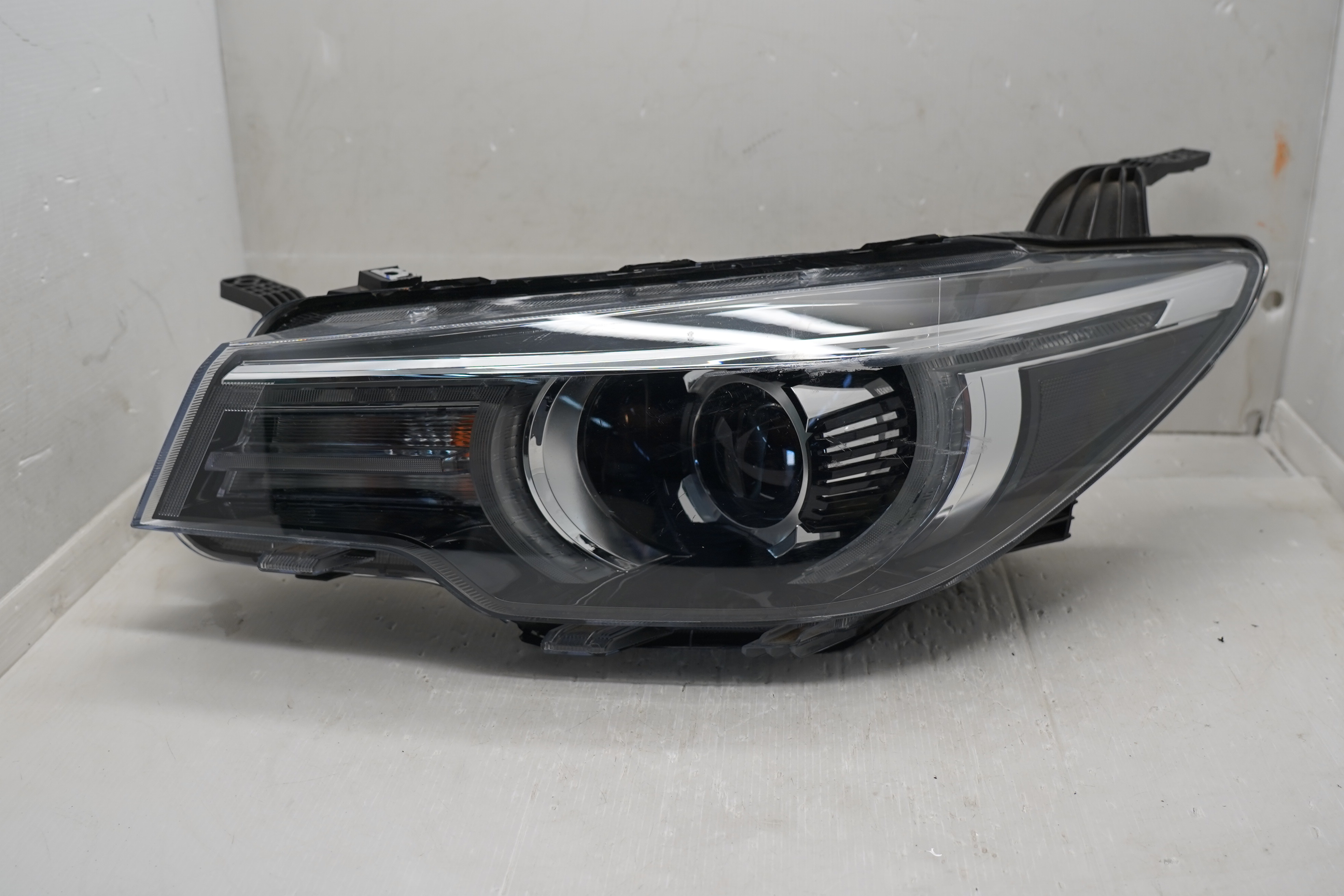 MG ZS 2016-2020 HALOGEN R.H.S HEADLIGHT GENUINE