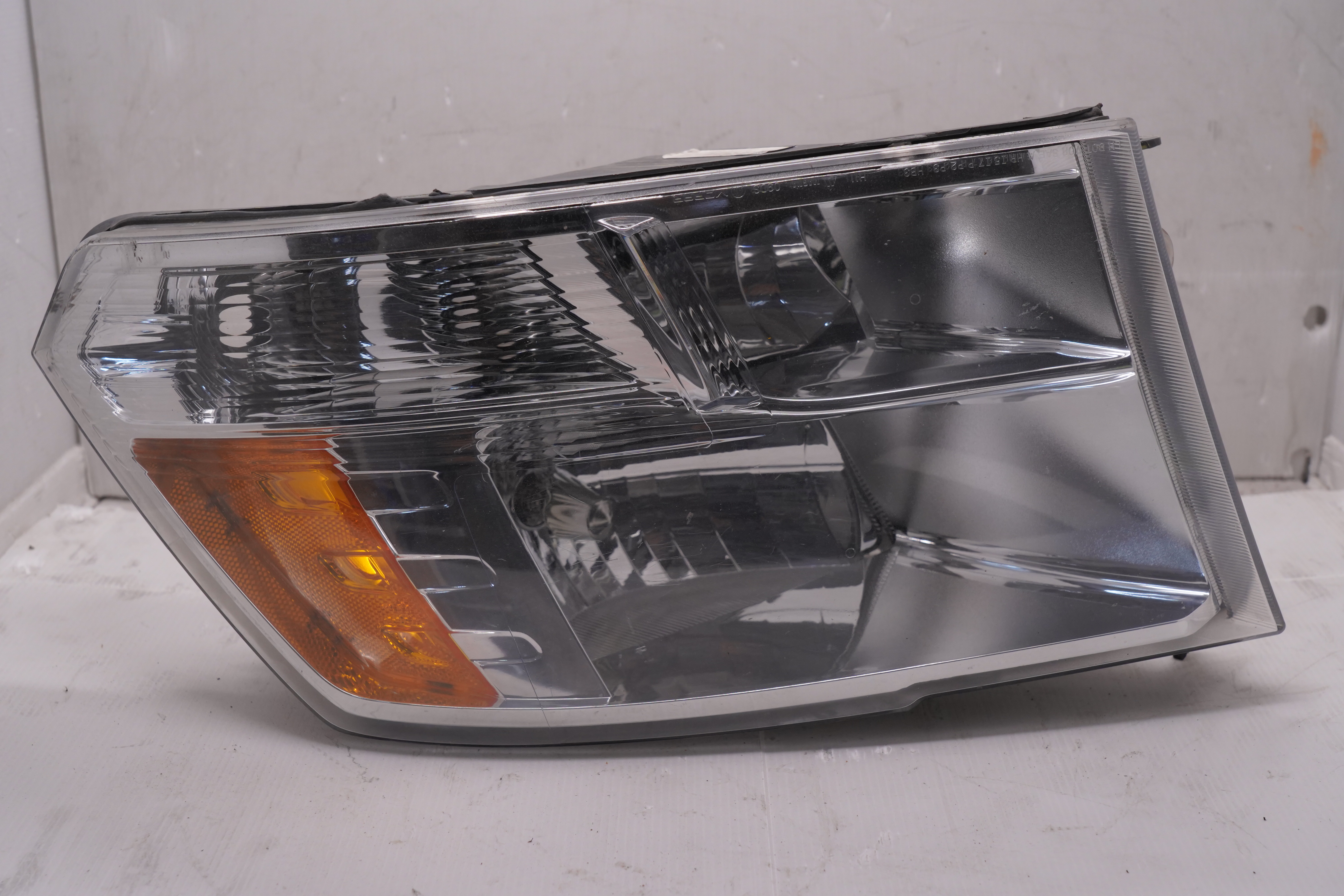 DODGE RAM 1500 2013-2018 HALOGEN R.H.S HEADLIGHT GENUINE