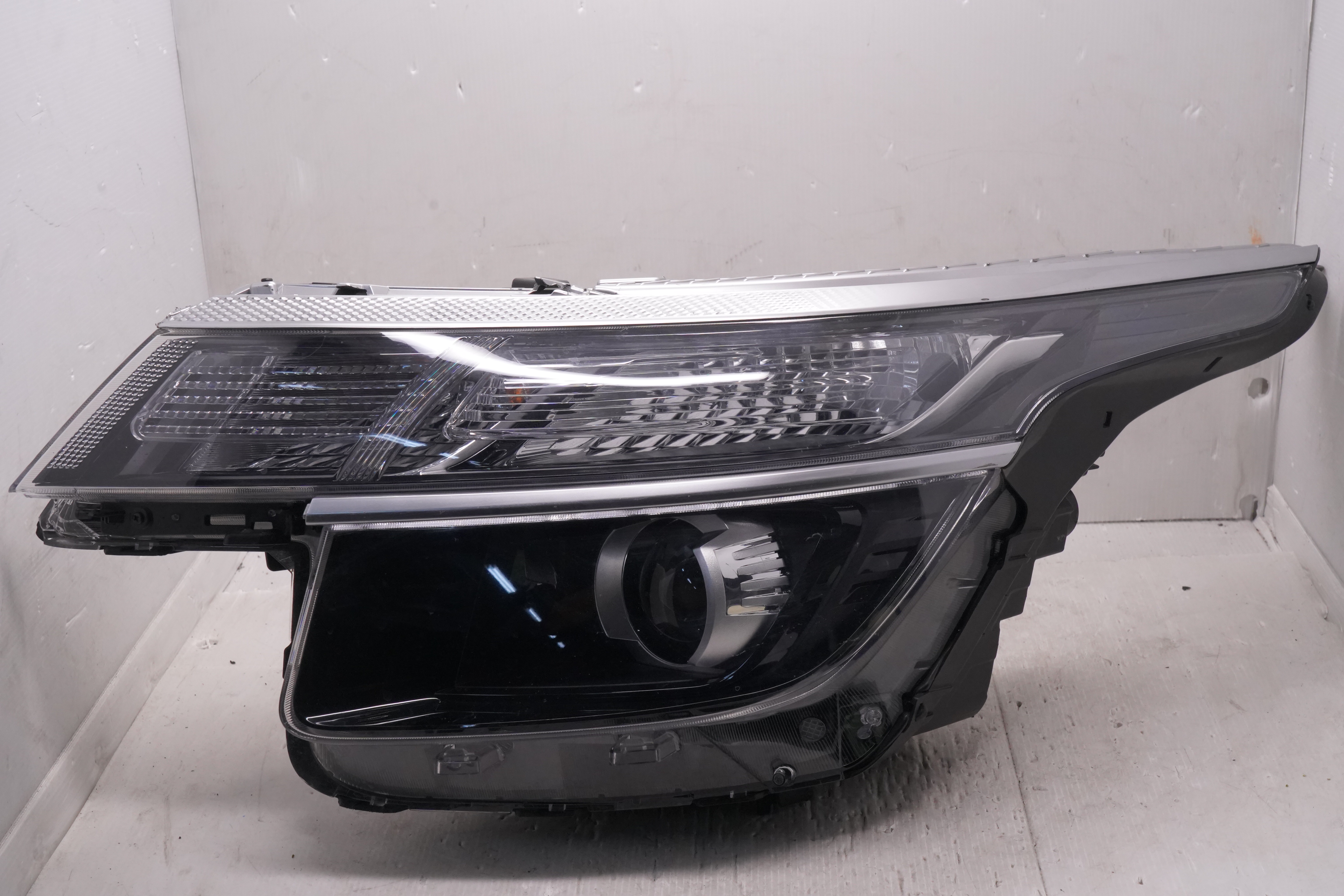 KIA SELTOS 2020-2022 R.H.S HEADLIGHT GENUINE