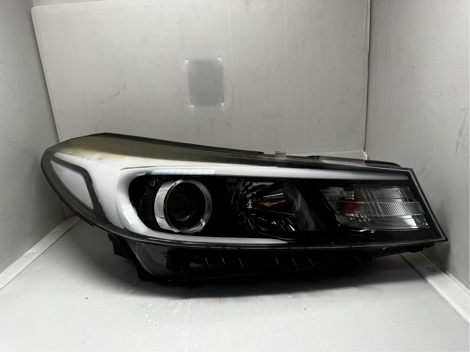 Kia CERATO 2016-2017 LENS HALOGEN R.H.S HEADLIGHT GENUINE