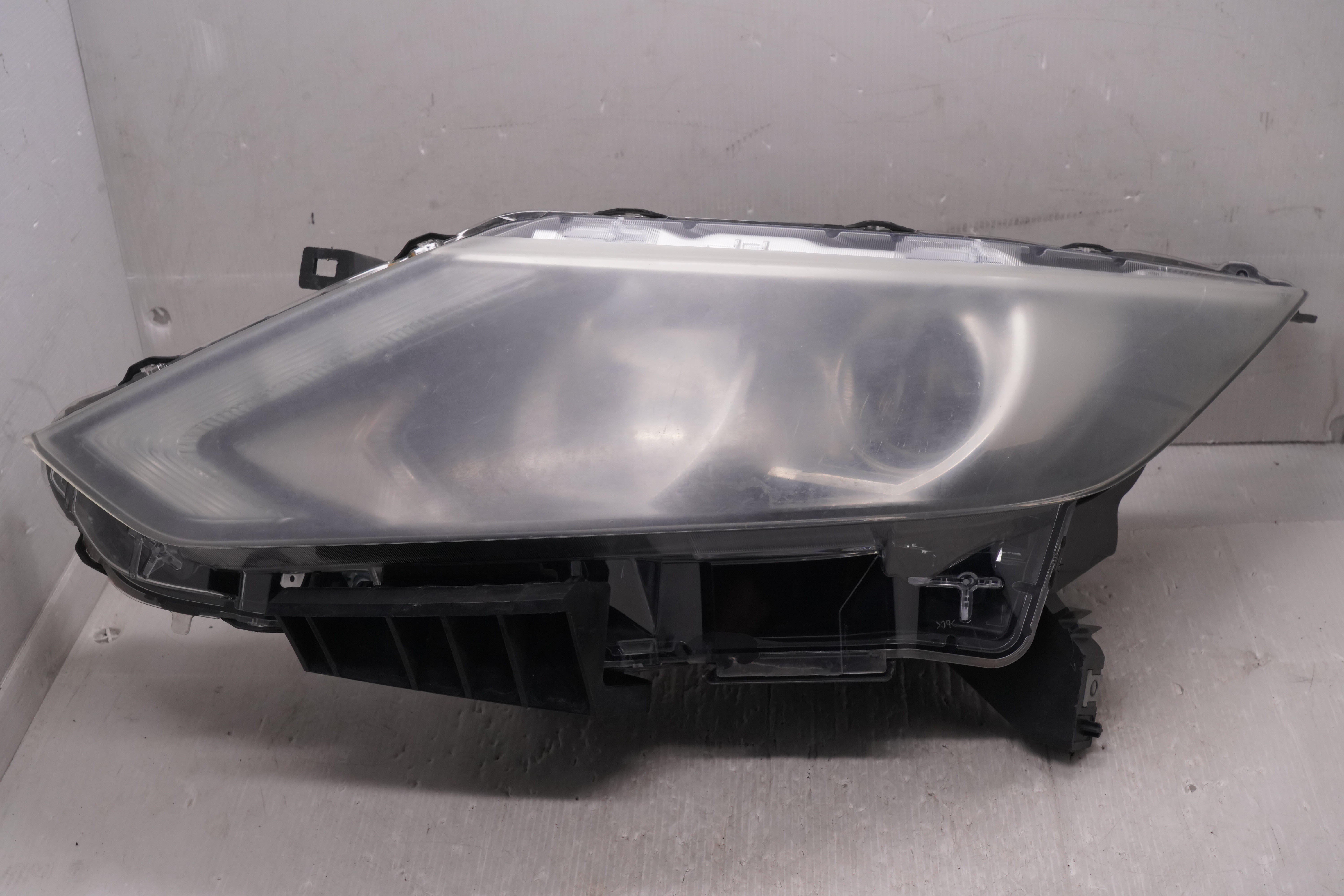 NISSAN QASHQAI J11 2014-2016 HALOGEN L.H.S HEADLIGHT GENUINE