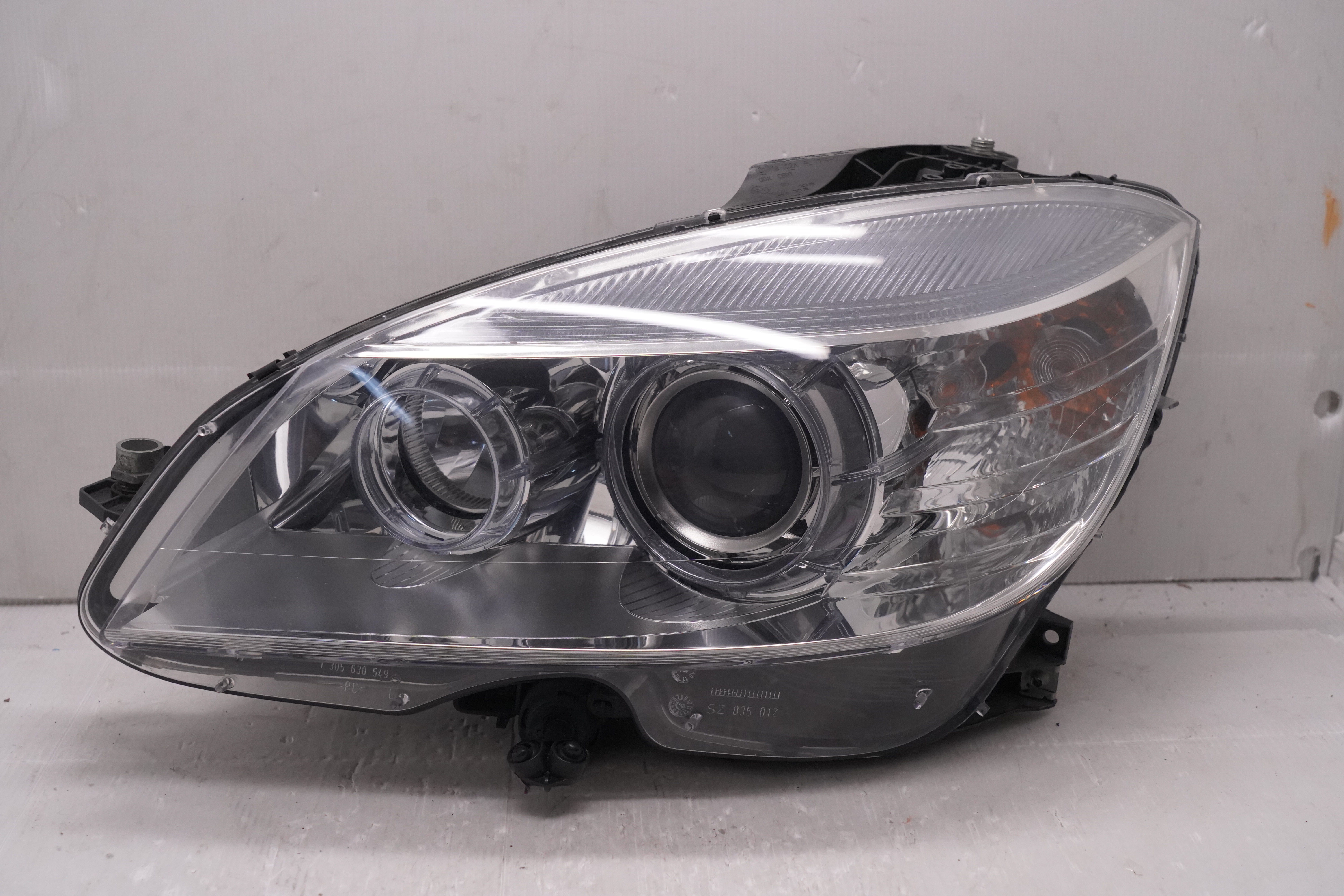 MERCEDES-BENZ C-CLASS W204 2007-2011 XENON L.H.S HEADLIGHT GENUINE
