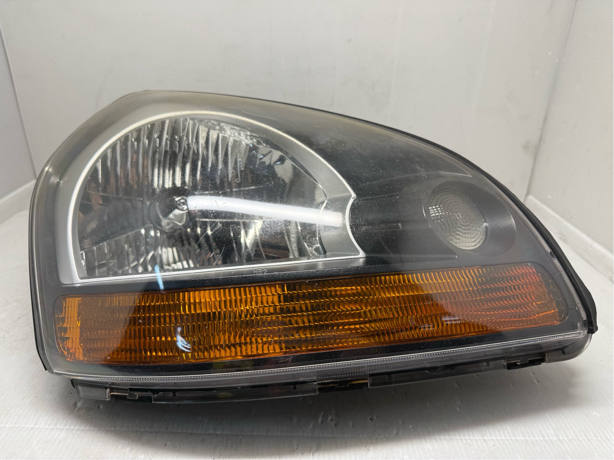 HYUNDAI TUCSON 2008-2010 HALOGEN R.H.S HEADLIGHT GENUINE