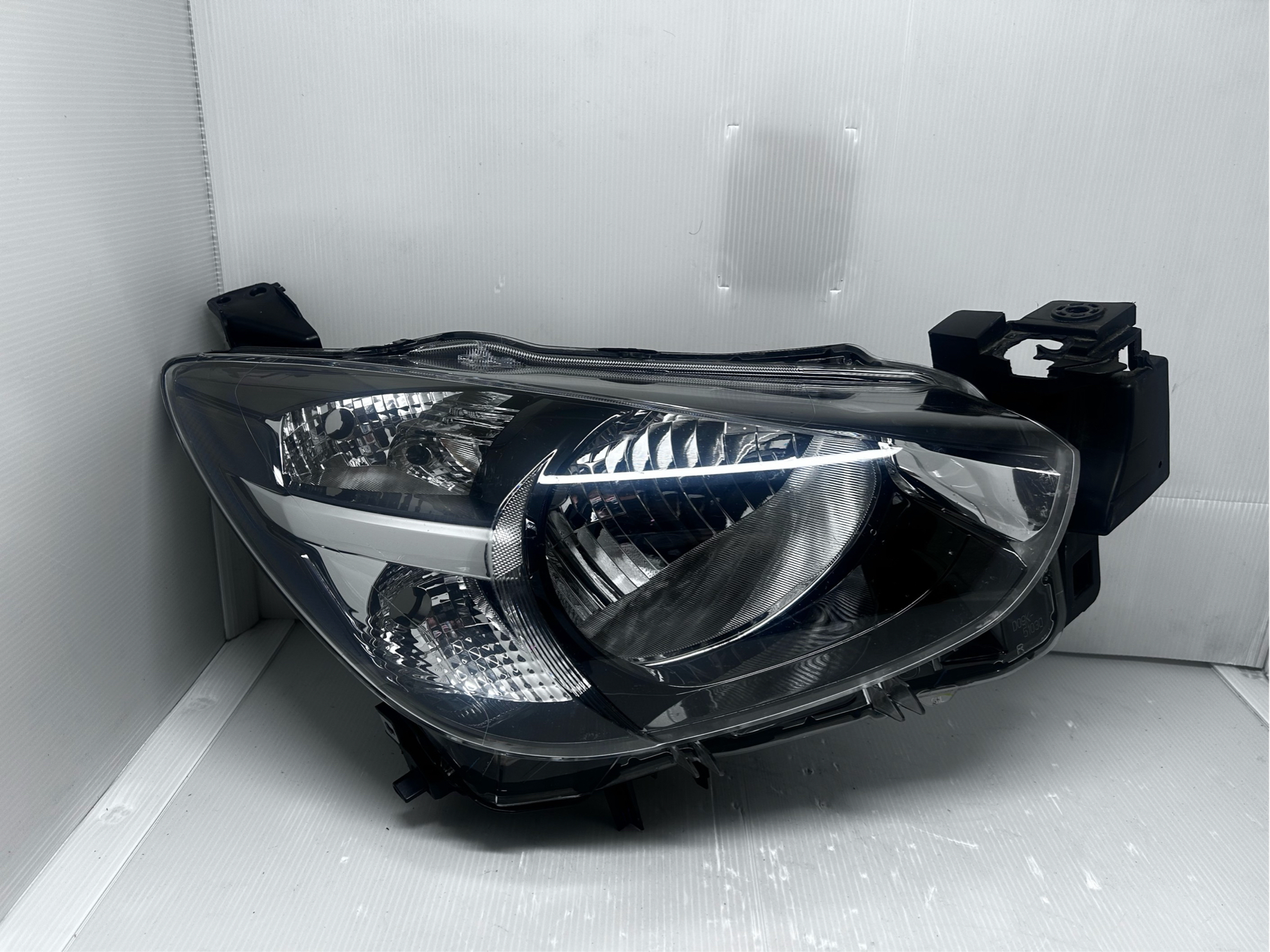 MAZDA 2 /MAZDA DEMIO 2014-2019 HALOGEN R.H.S HEADLIGHT GENUINE