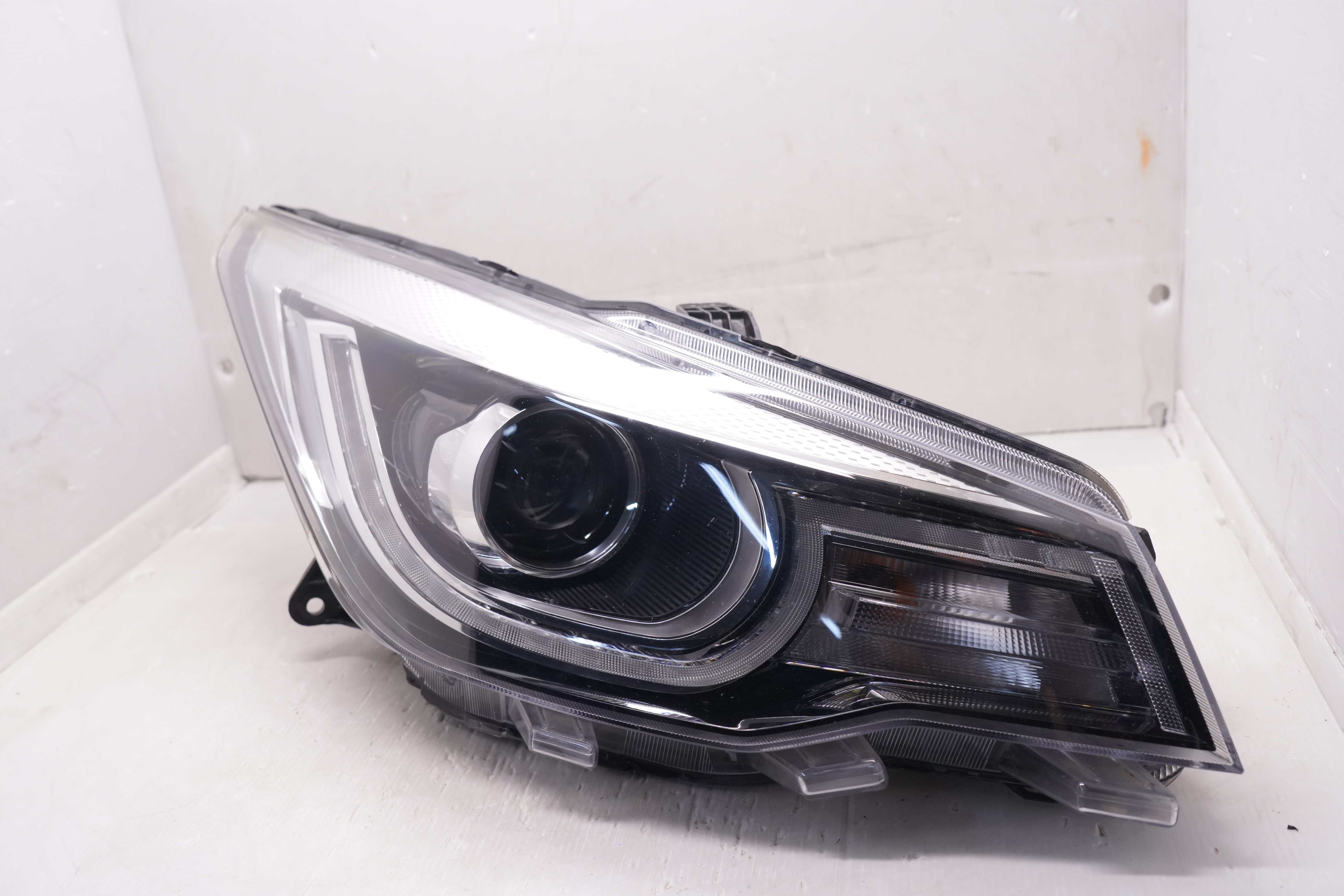 MG 3 2020-2023 HALOGEN R.H.S HEADLIGHT GENUINE