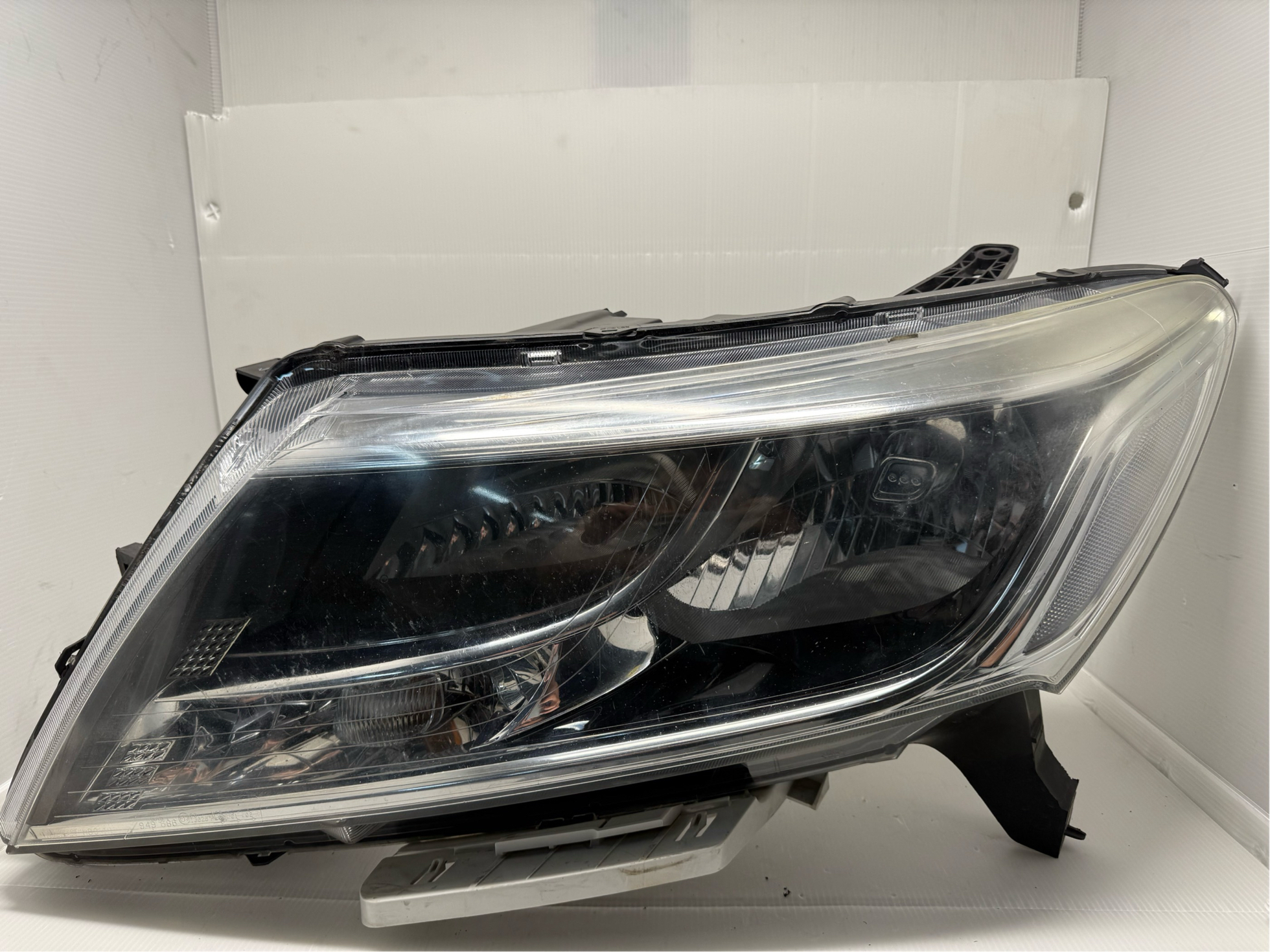 NISSAN PATHFINDER 2013-2016 HALOGEN L.H.S HEADLIGHT GENUINE