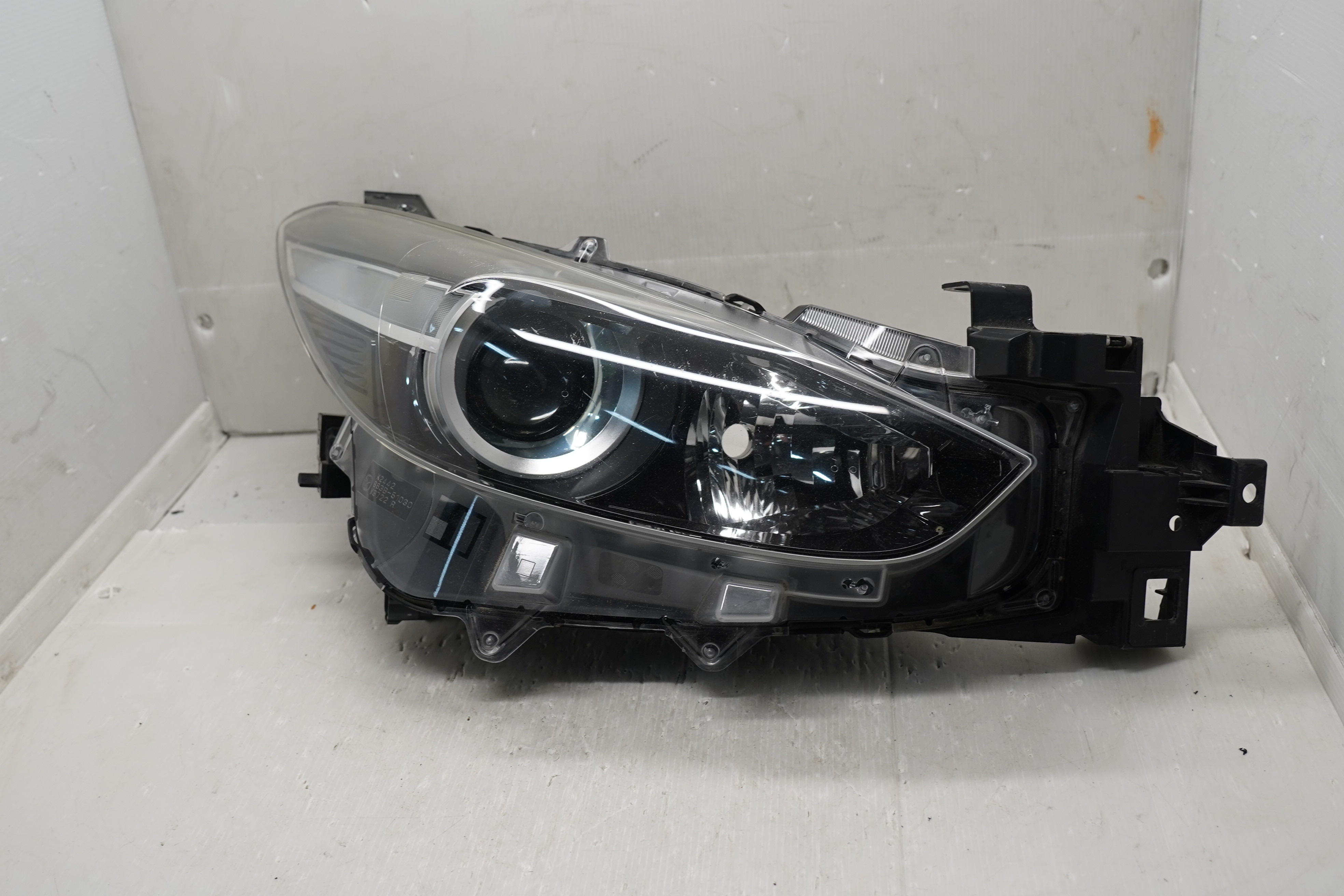 Mazda 3 2017-2018 HALOGEN R.H.S HEADLIGHT GENUINE