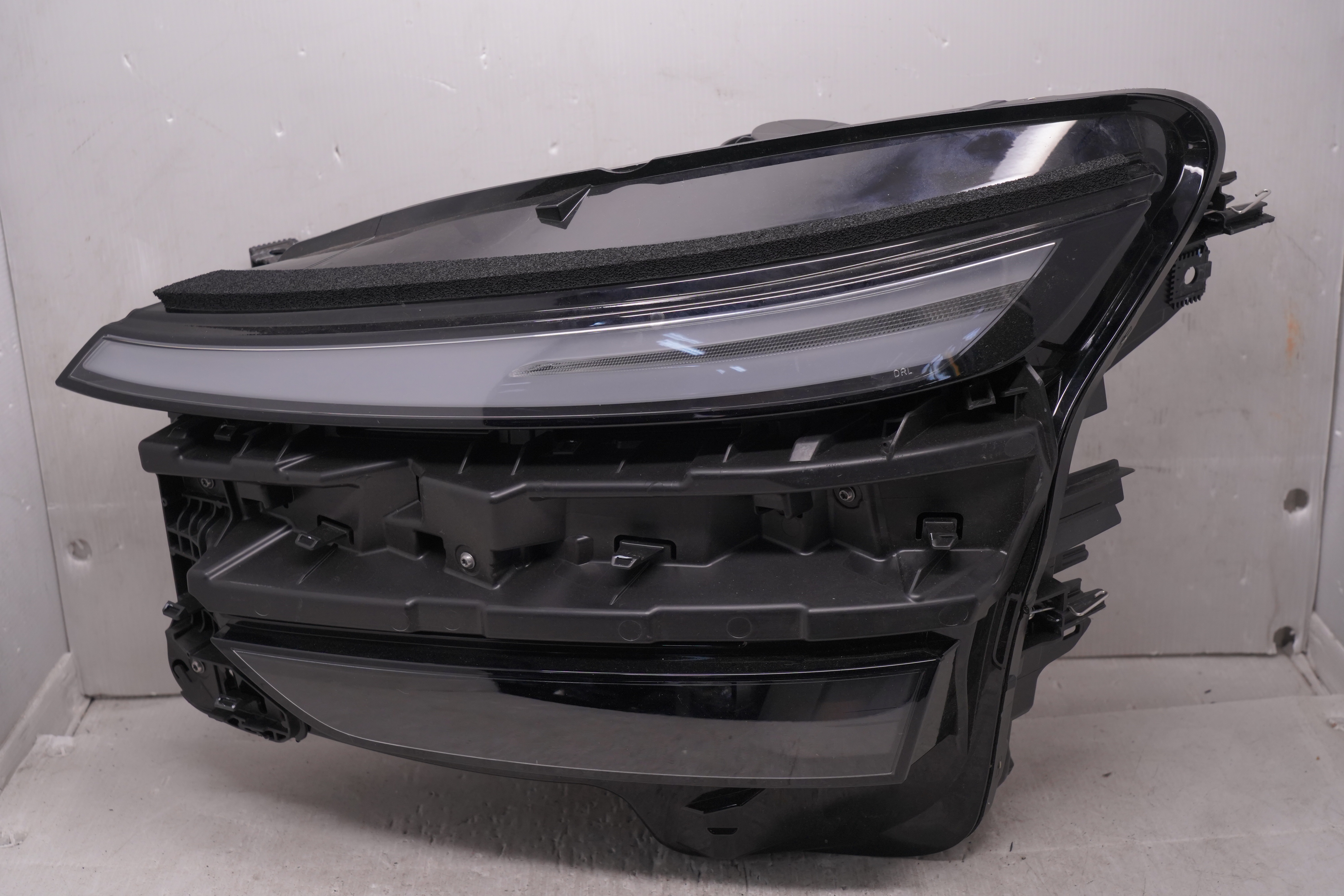 TESLA MODEL Y 2025-2026 LED L.H.S HEADLIGHT GENUINE