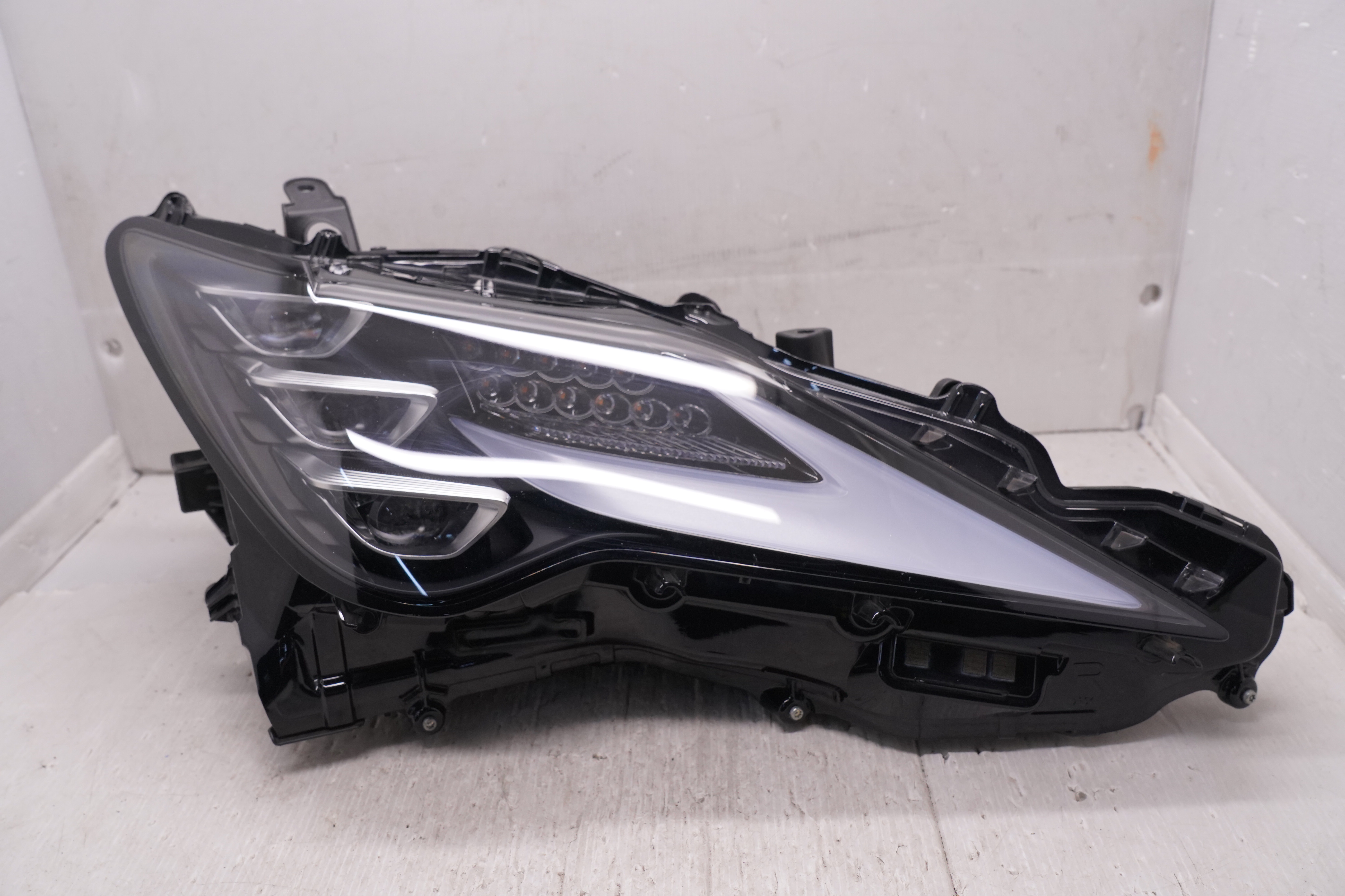 LEXUS RC F 2019-2024 LED R.H.S HEADLIGHT GENUINE