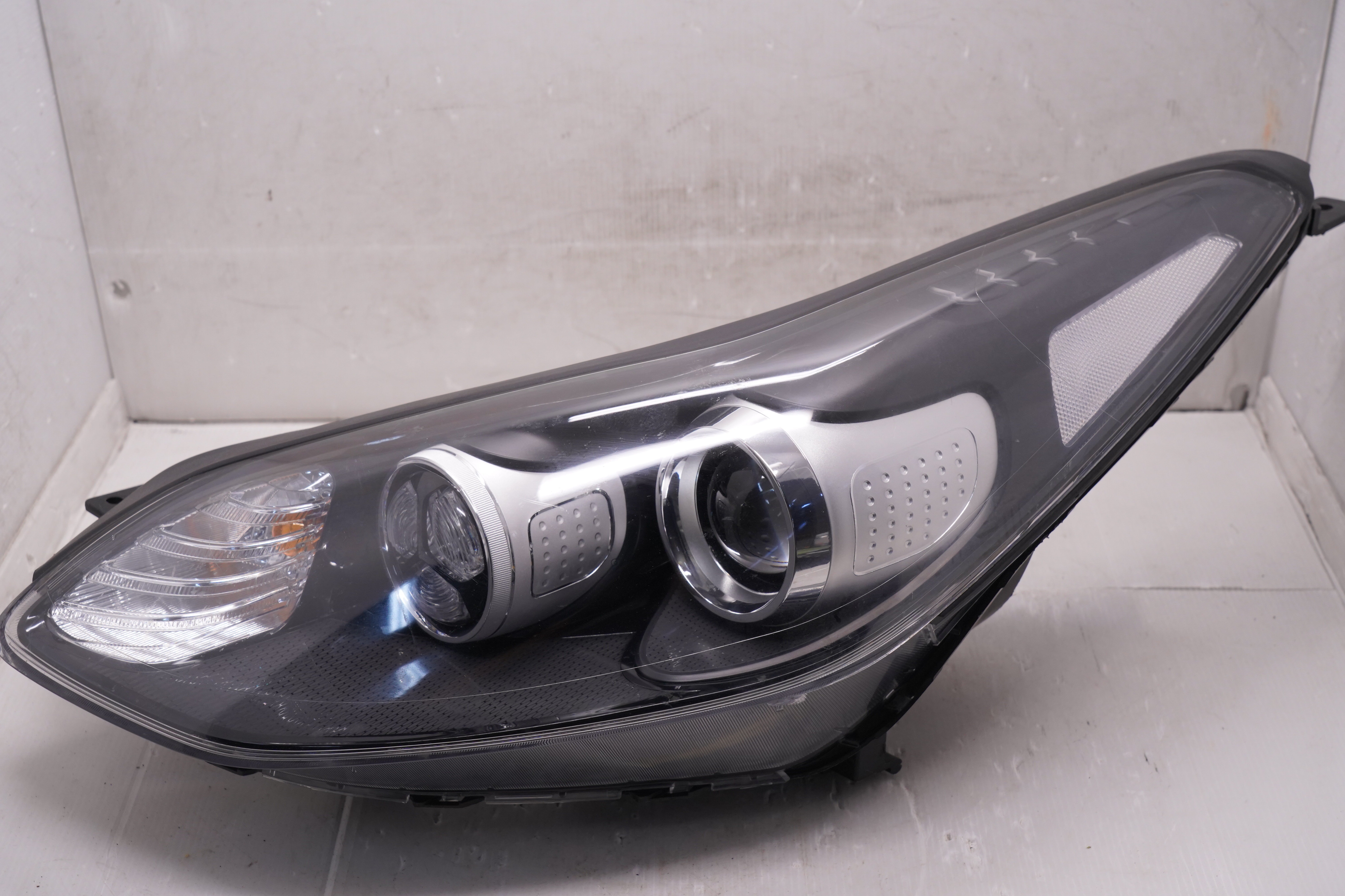 KIA SPORTAGE 2016-2021 HALOGEN L.H.S HEADLIGHT GENUINE