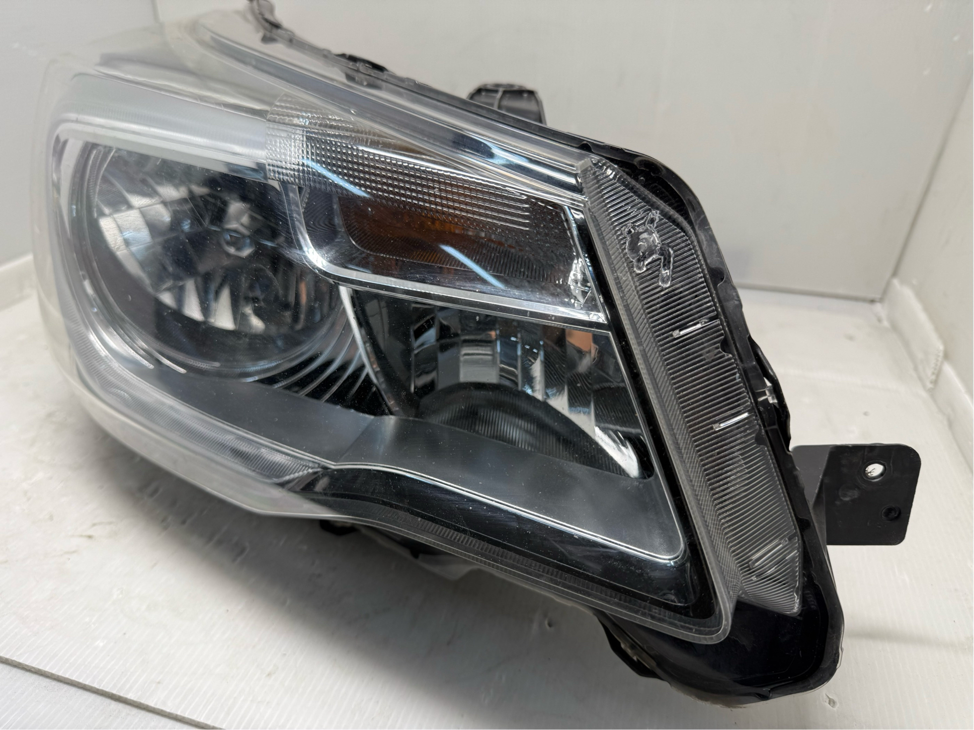 SUBARU FORESTER 2016-2018 HALOGEN R.H.S HEADLIGHT GENUINE