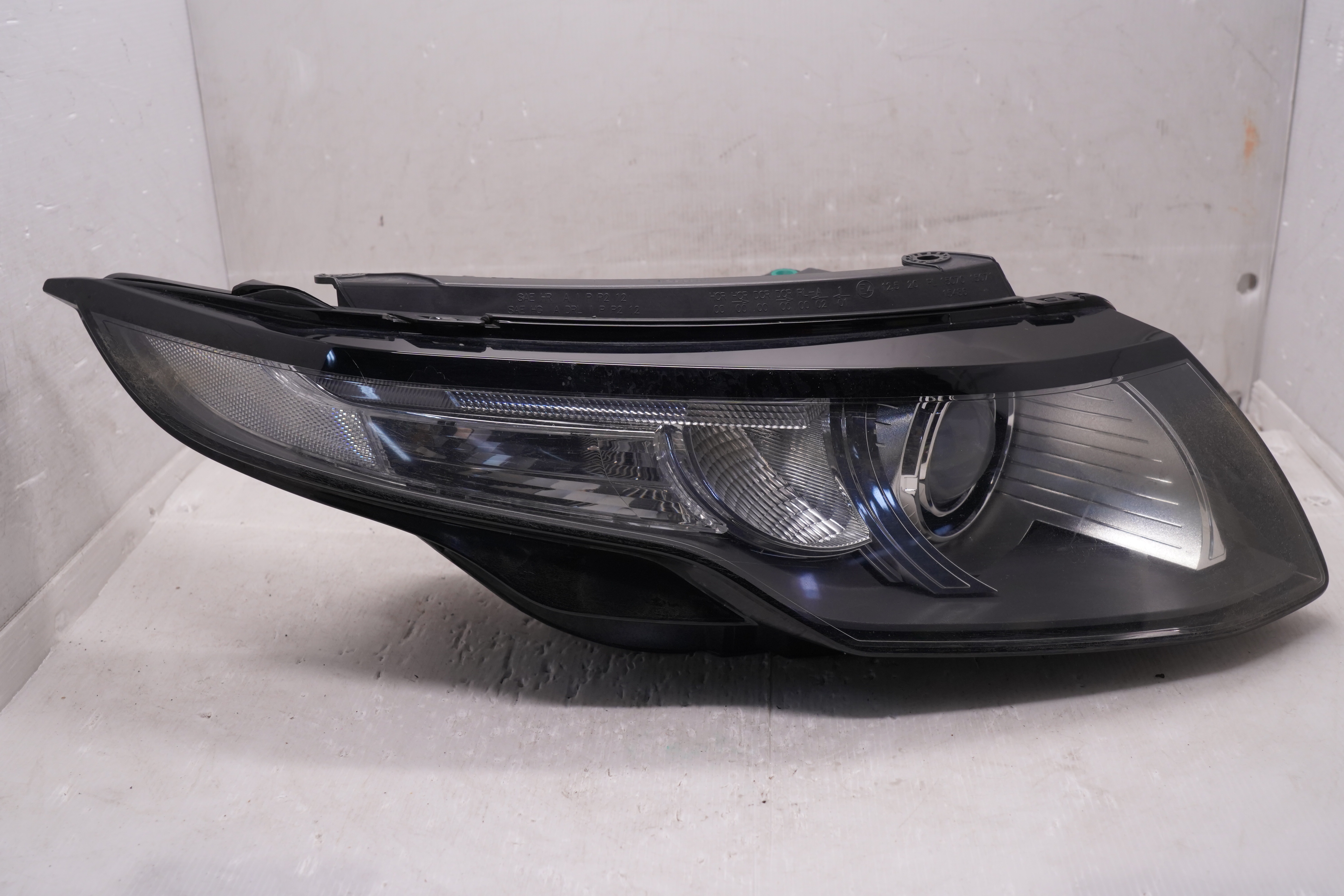 LAND ROVER RANGE ROVER EVOQUE 2011-2015 XENON L.H.S HEADLIGHT GENUINE