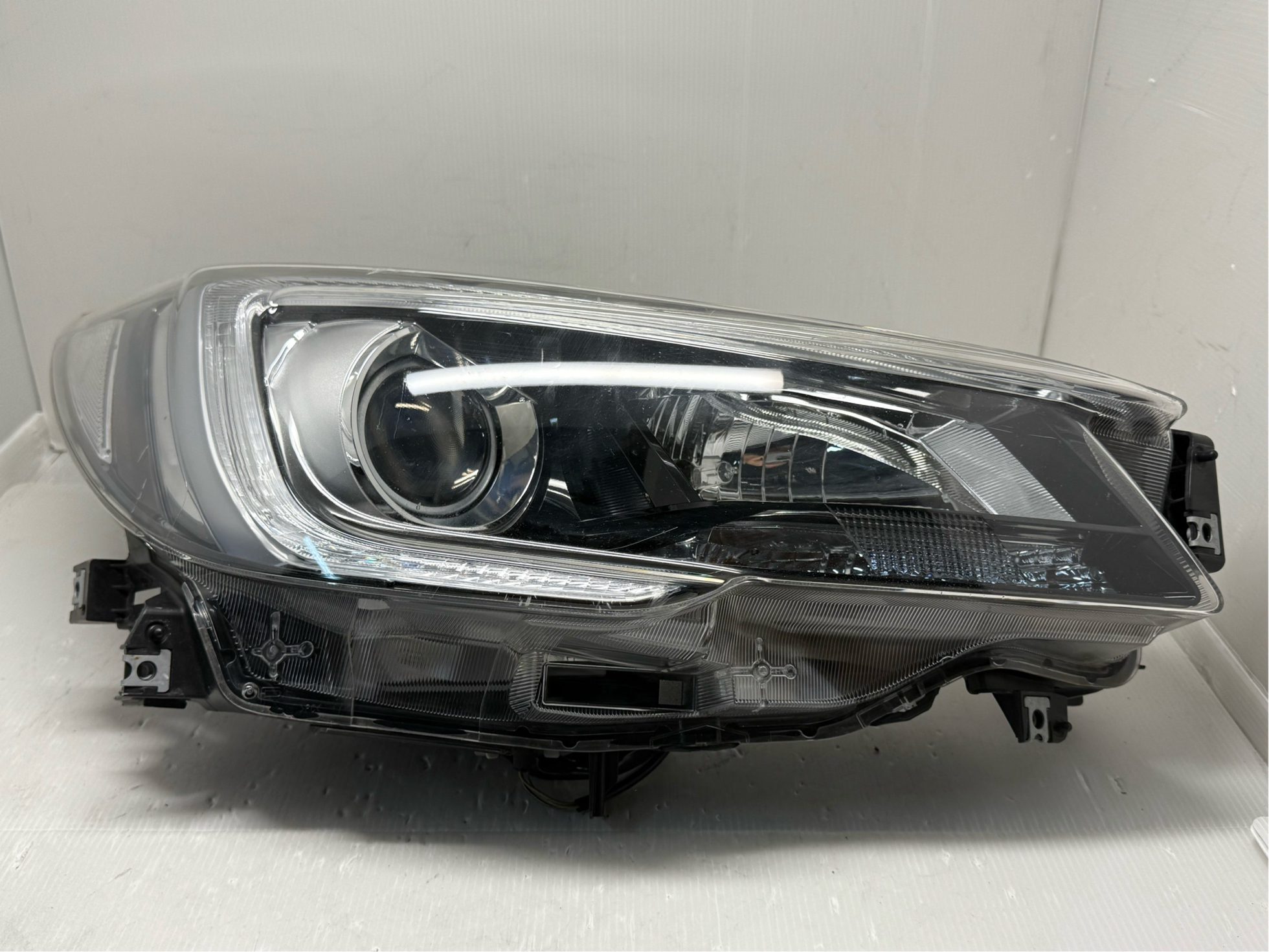 SUBARU LIBERTY OUTBACK 2018-2019 LED R.H.S HEADLIGHT GENUINE