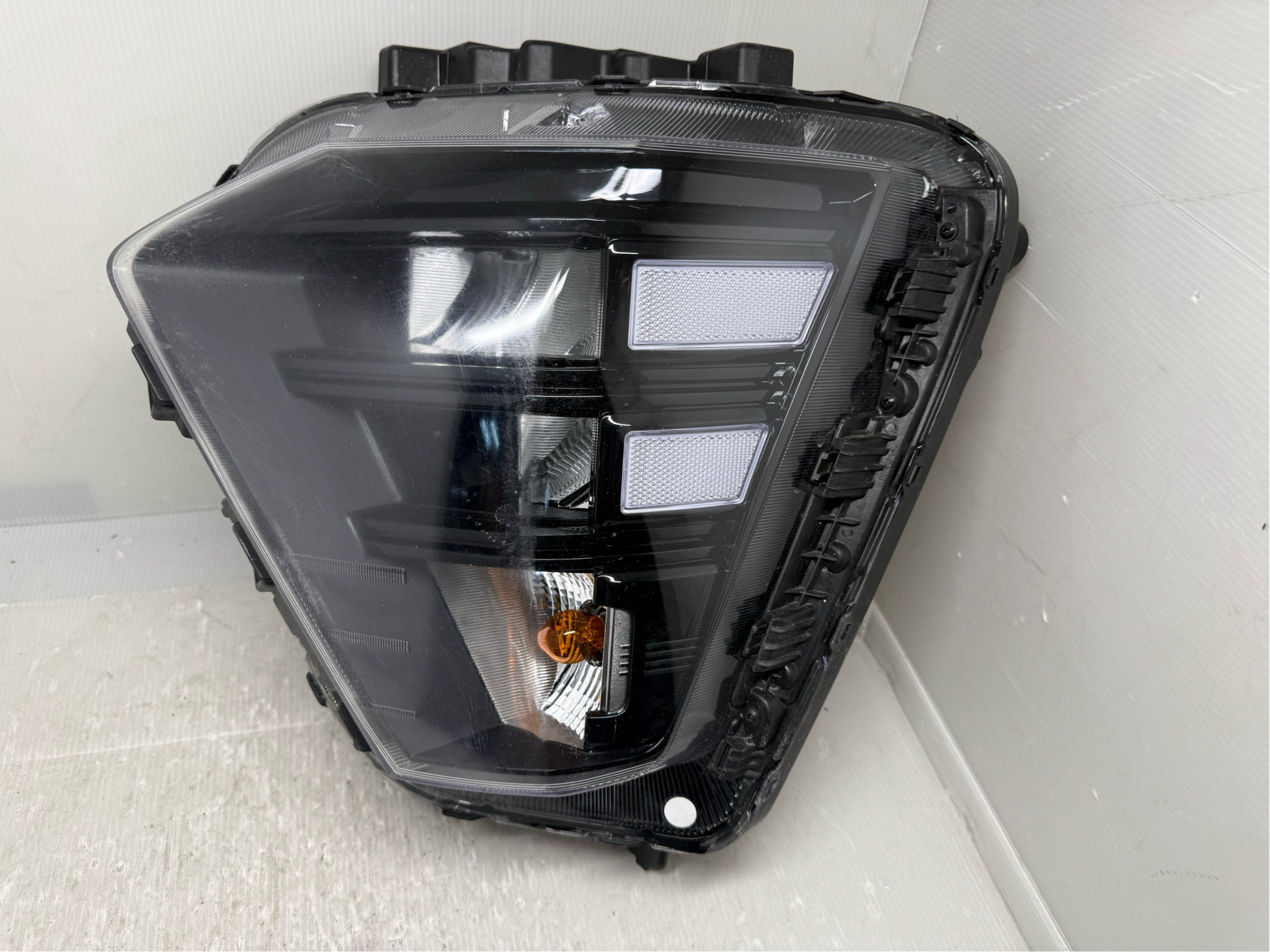 HYUNDAI KONA 2024-2025 LED L.H.S HEADLIGHT GENUINE