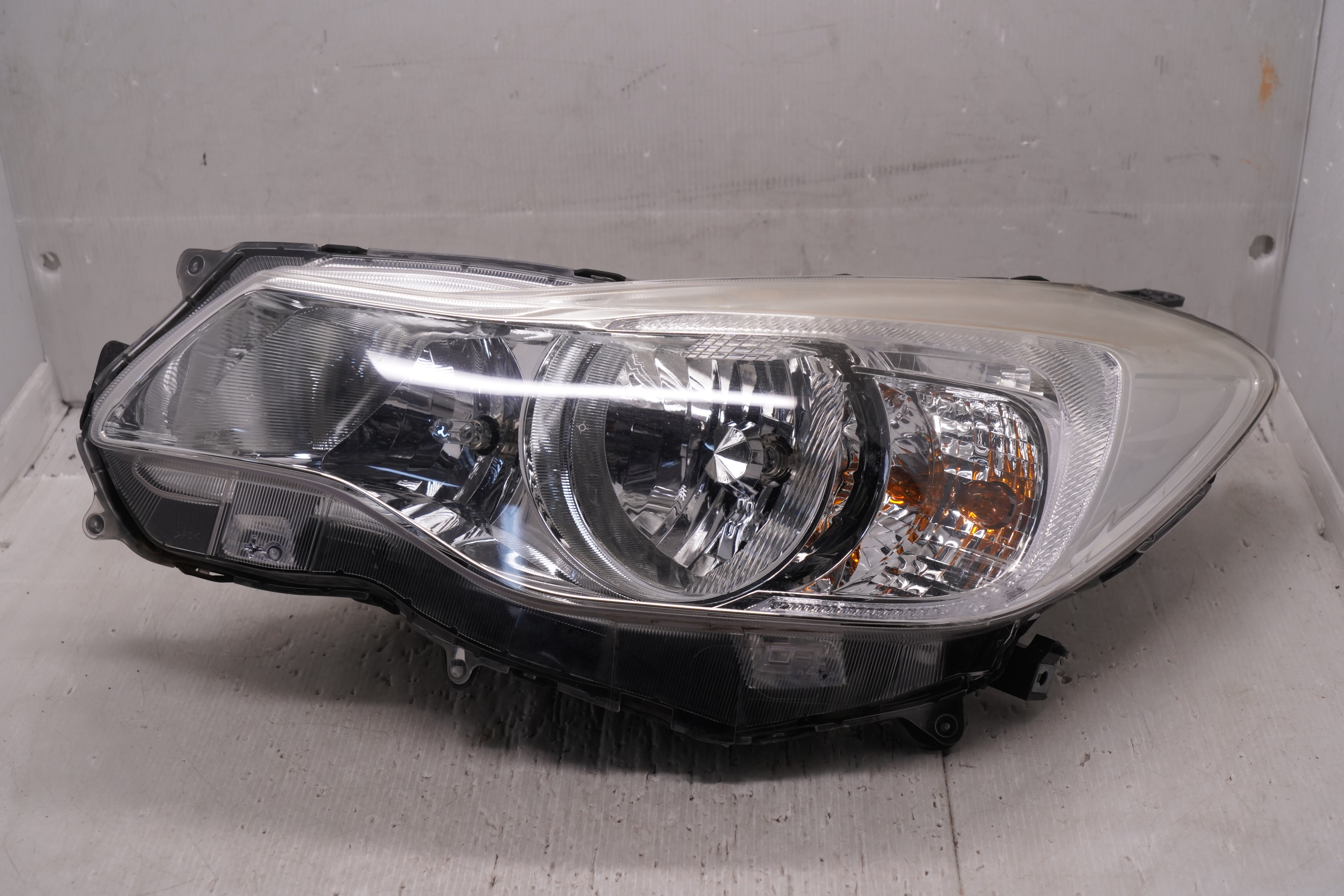 SUBARU IMPREZA XV 2012-2016 HALOGEN L.H.S HEADLIGHT GENUINE
