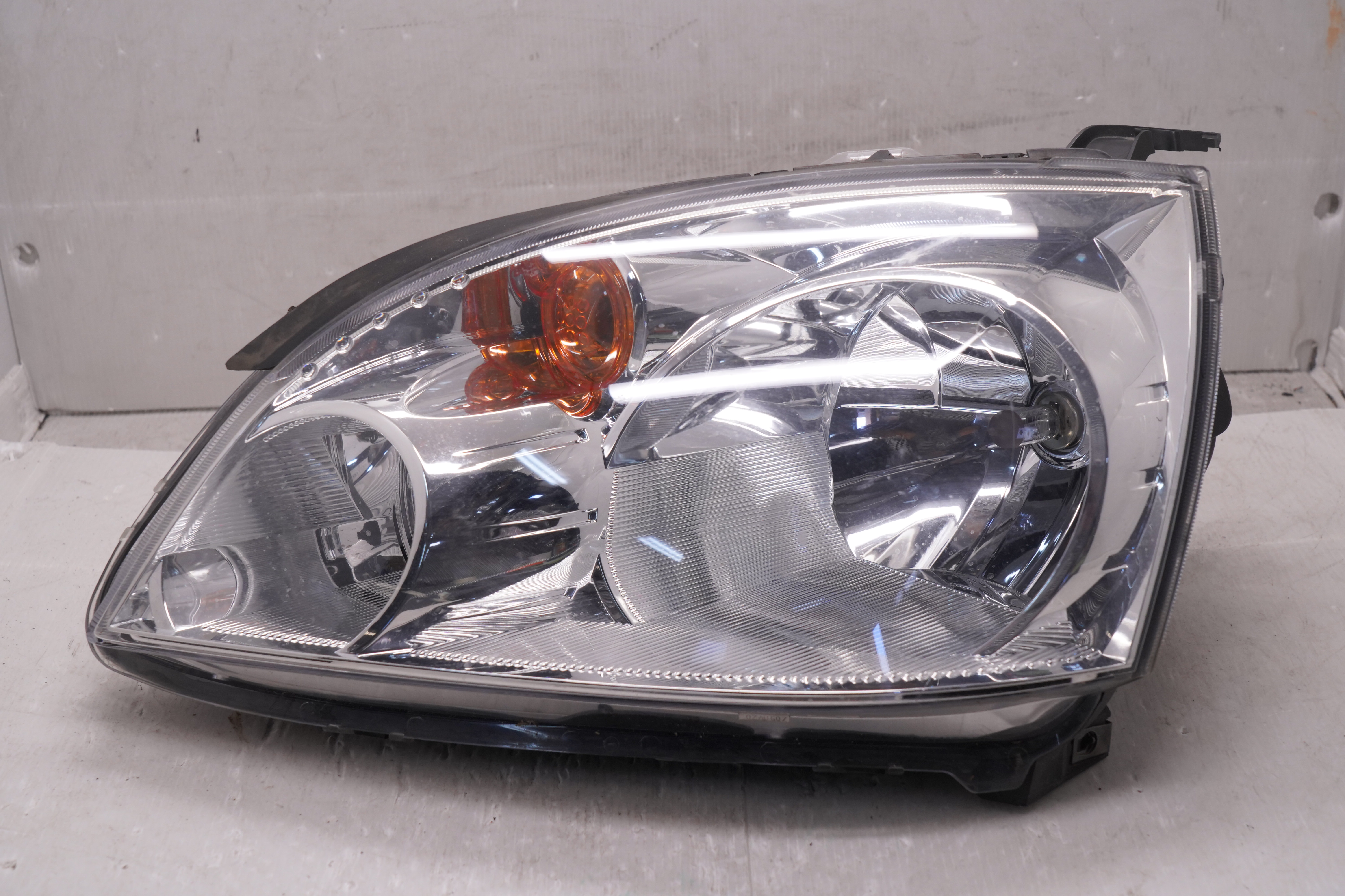 Mitsubishi 380 L.H.S HEADLIGHT GENUINE