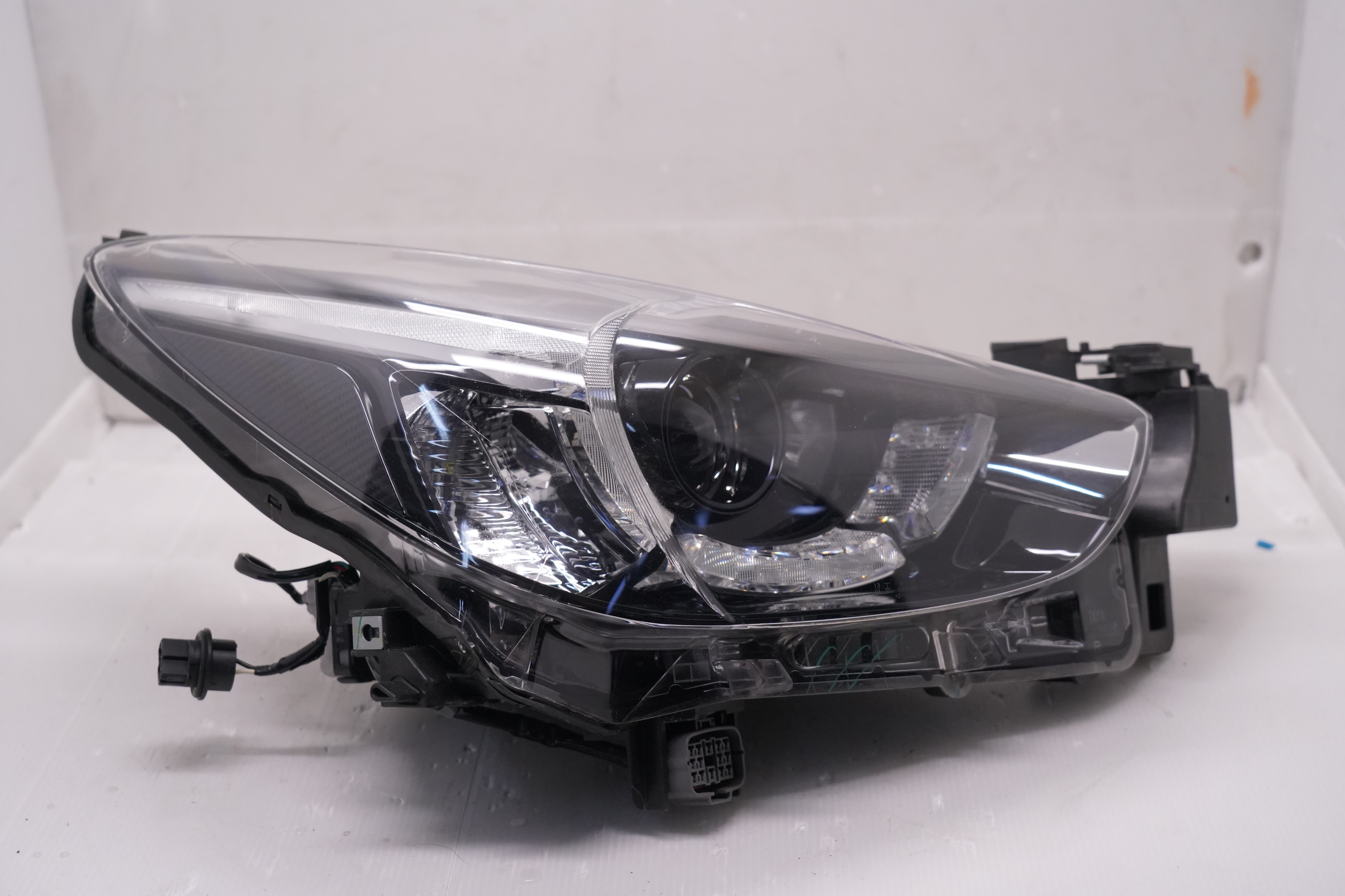 MAZDA 2 2014-2019 LED R.H.S HEADLIGHT GENUINE