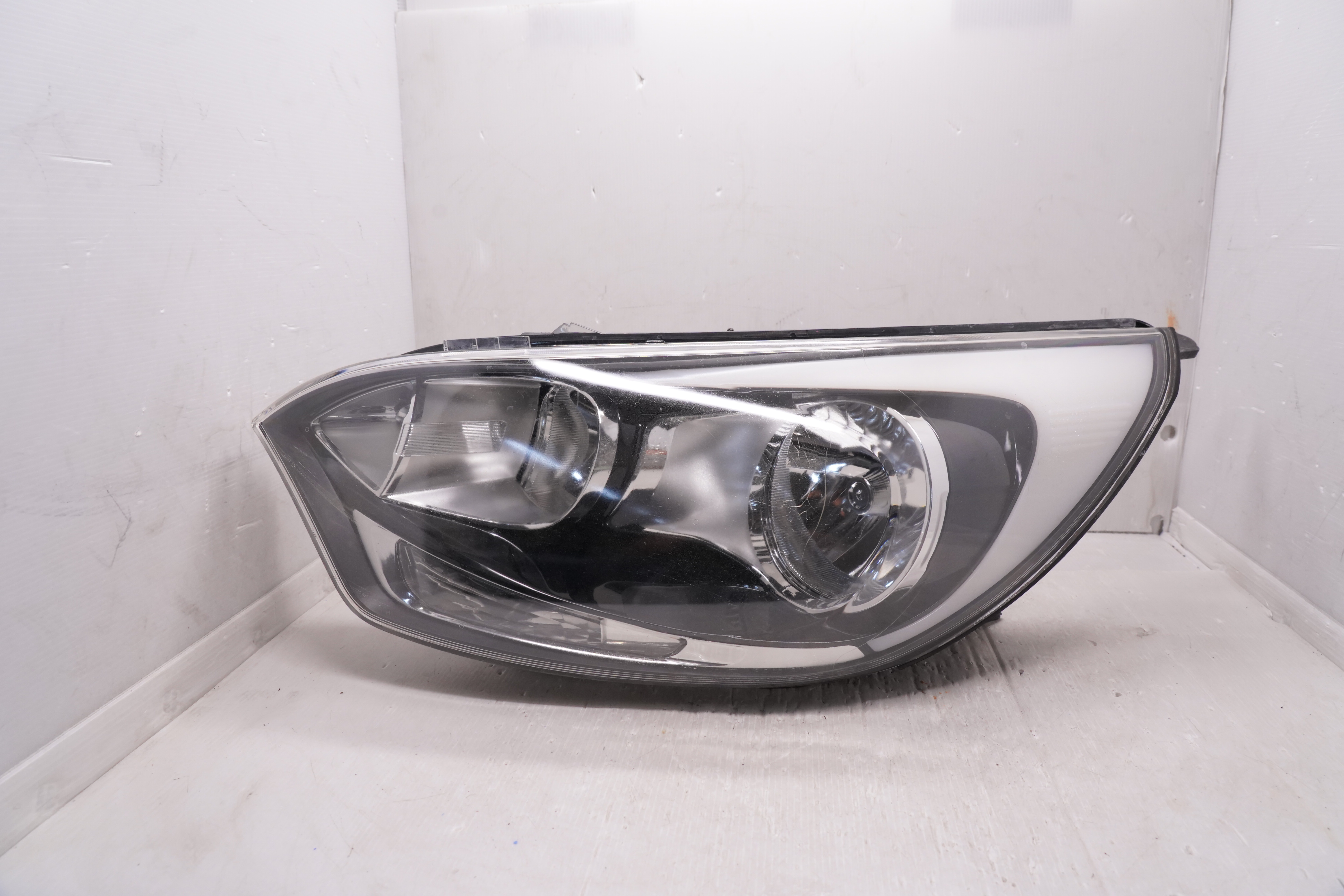 KIA RIO 2012-2017 HALOGEN L.H.S HEADLIGHT GENUINE