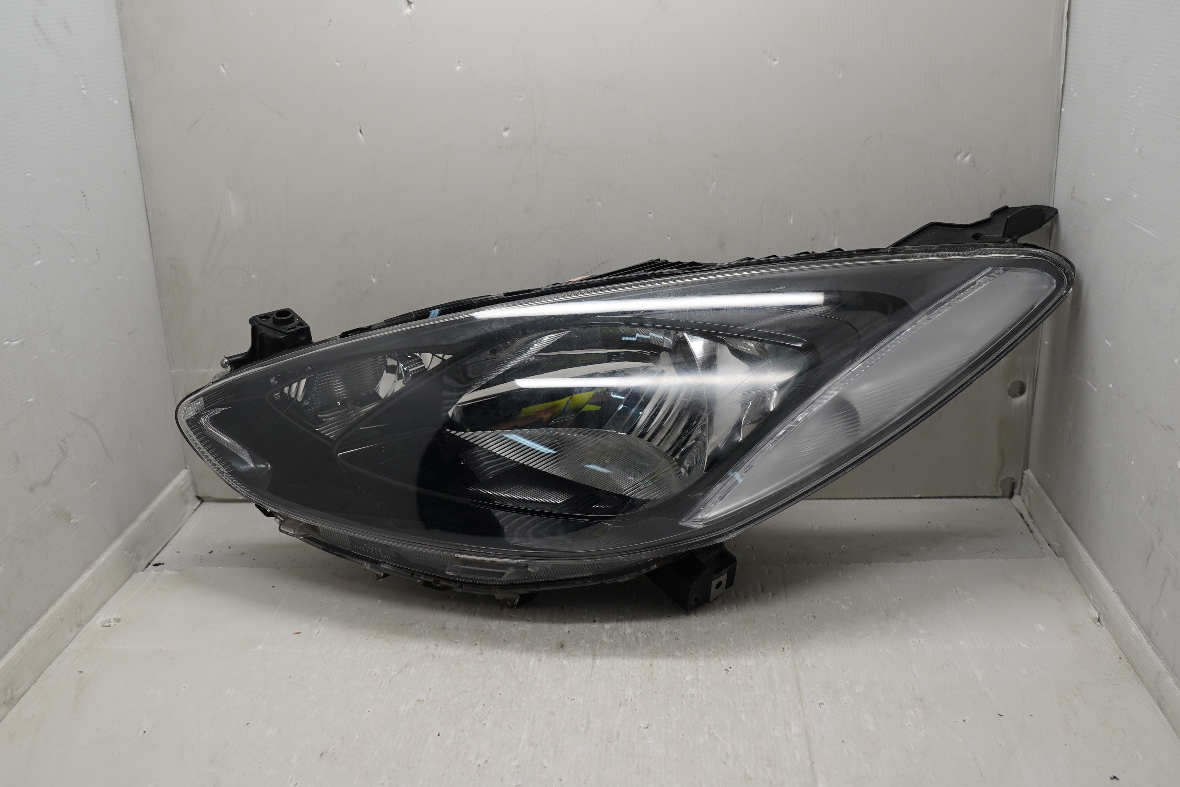 MAZDA 2 2007-2013 HALOGEN R.H.S HEADLIGHT GENUINE