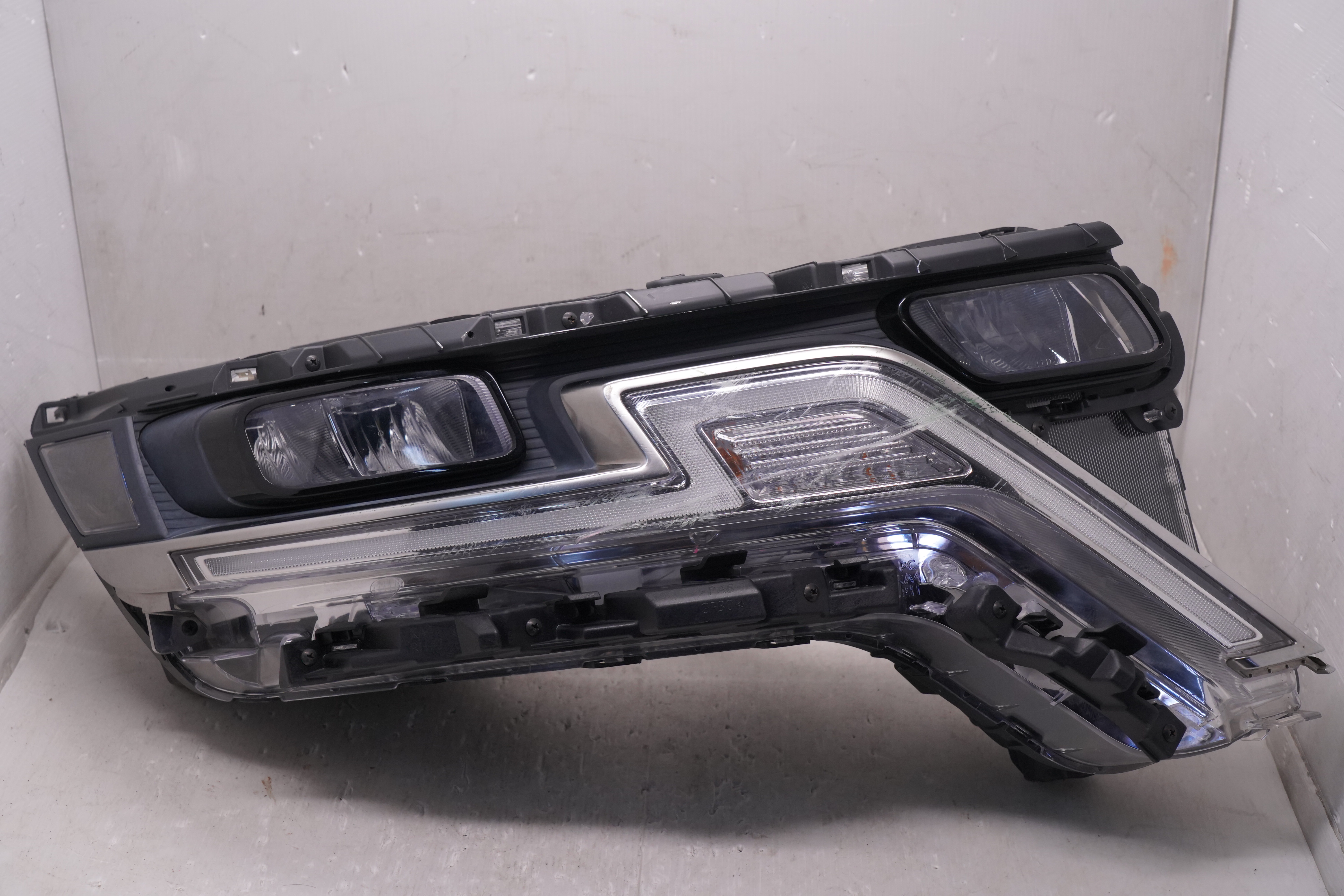KIA CARNIVAL 2021-2023 LED R.H.S HEADLIGHT GENUINE