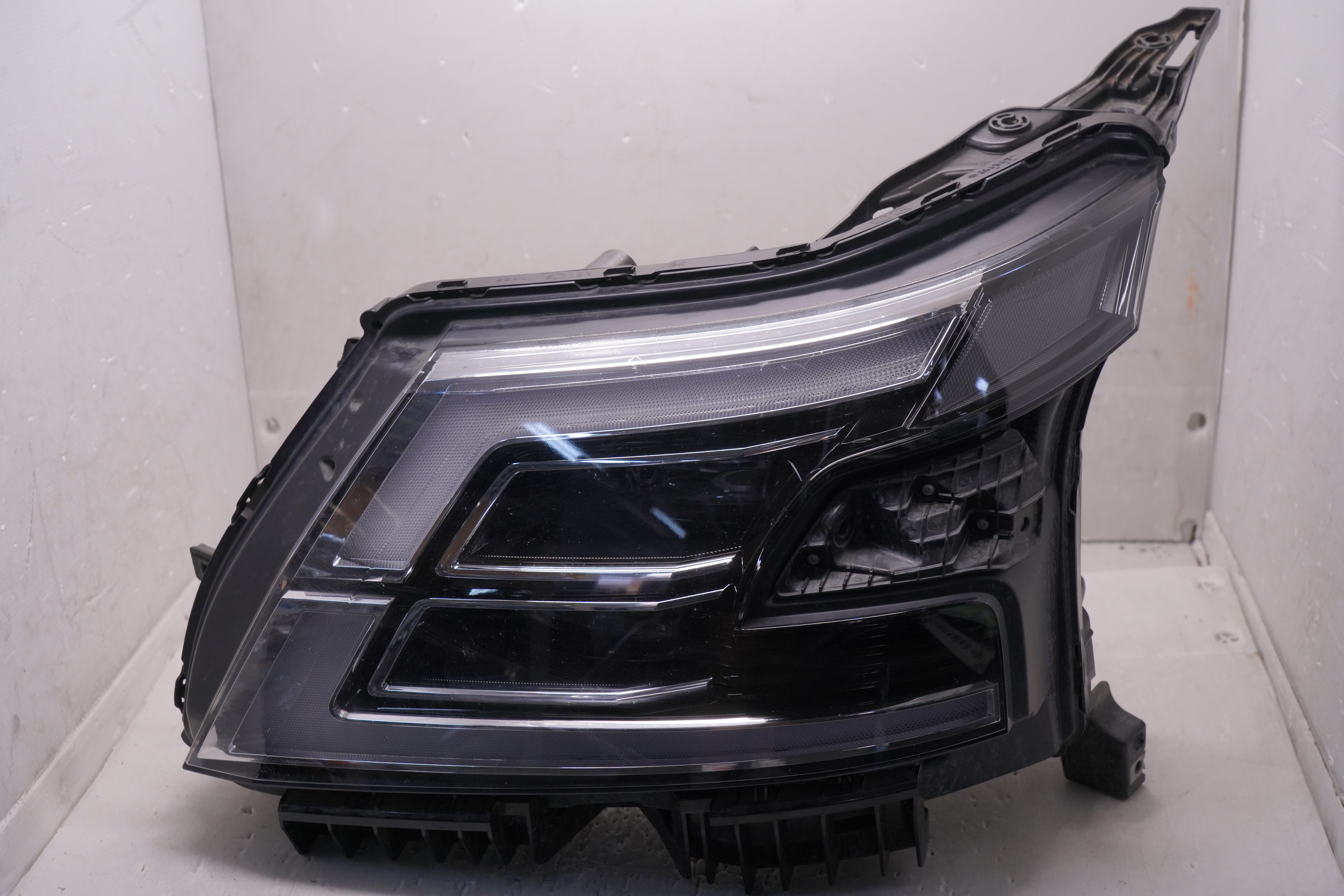 NISSAN PATROL Y62 2019-2025 LED L.H.S HEADLIGHT GENUINE