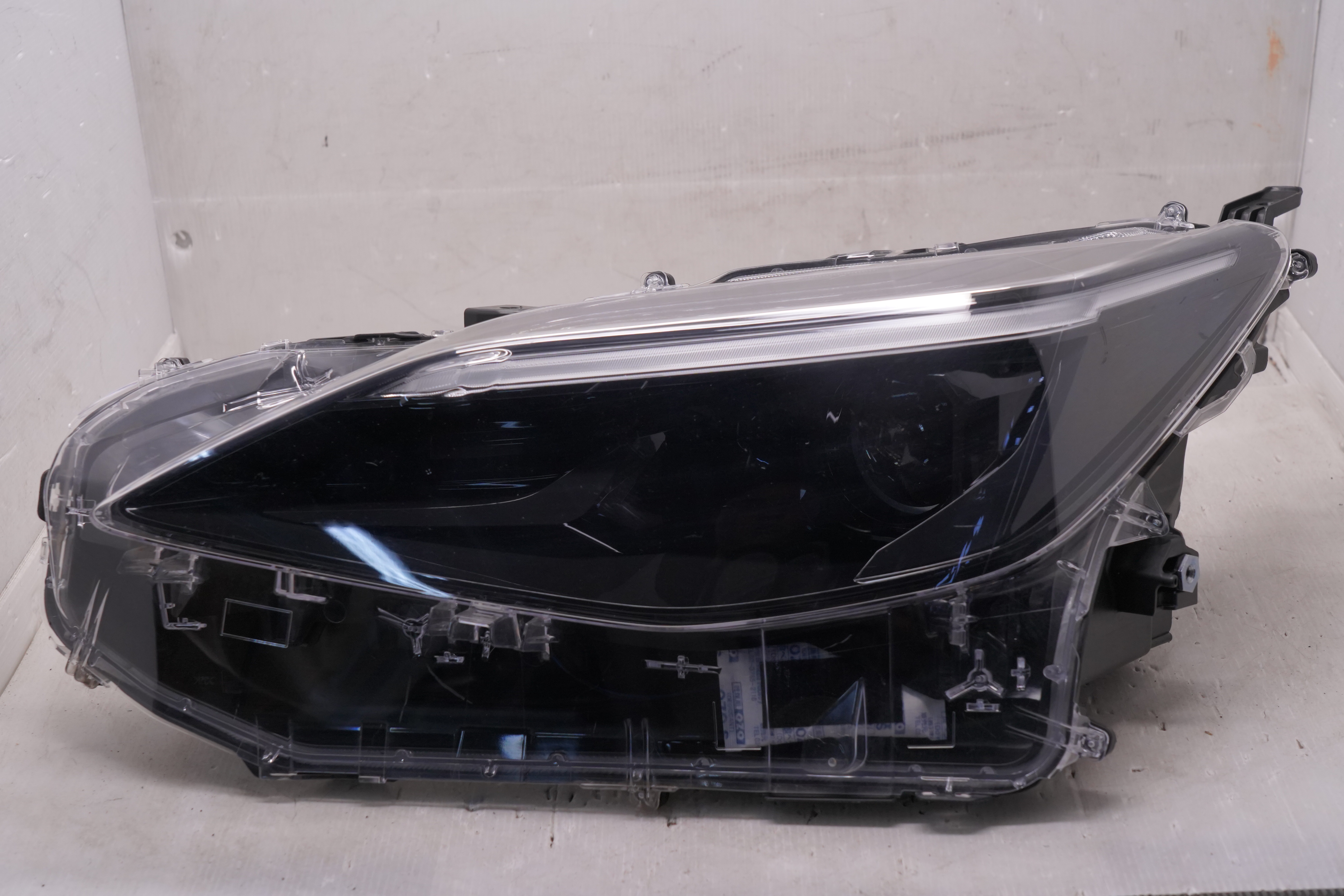 TOYOTA YARIS CROSS MXPB10 2020-2023 LED L.H.S HEADLIGHT GENUINE