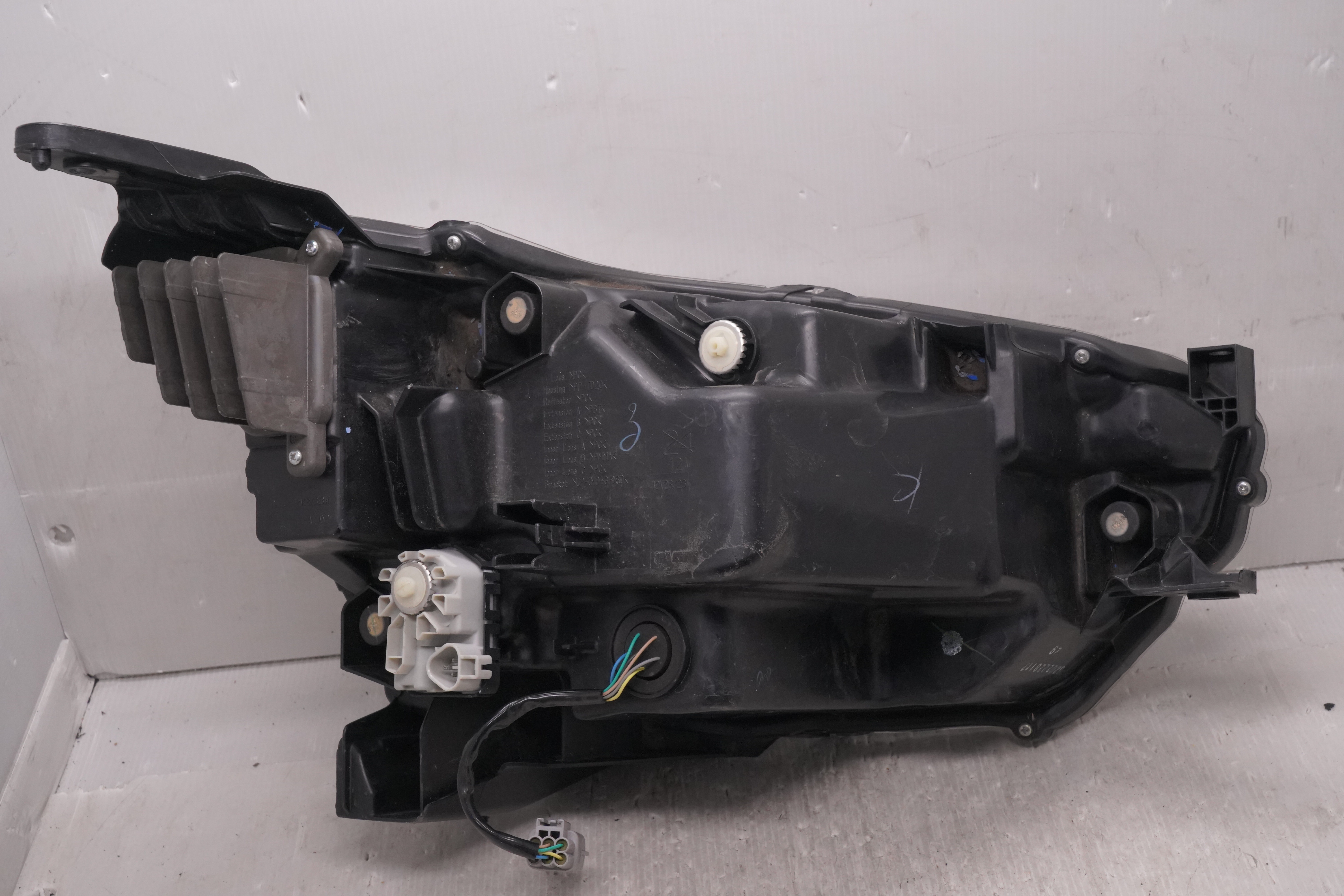 ISUZU D-MAX 2020-2023 LED L.H.S HEADLIGHT GENUINE