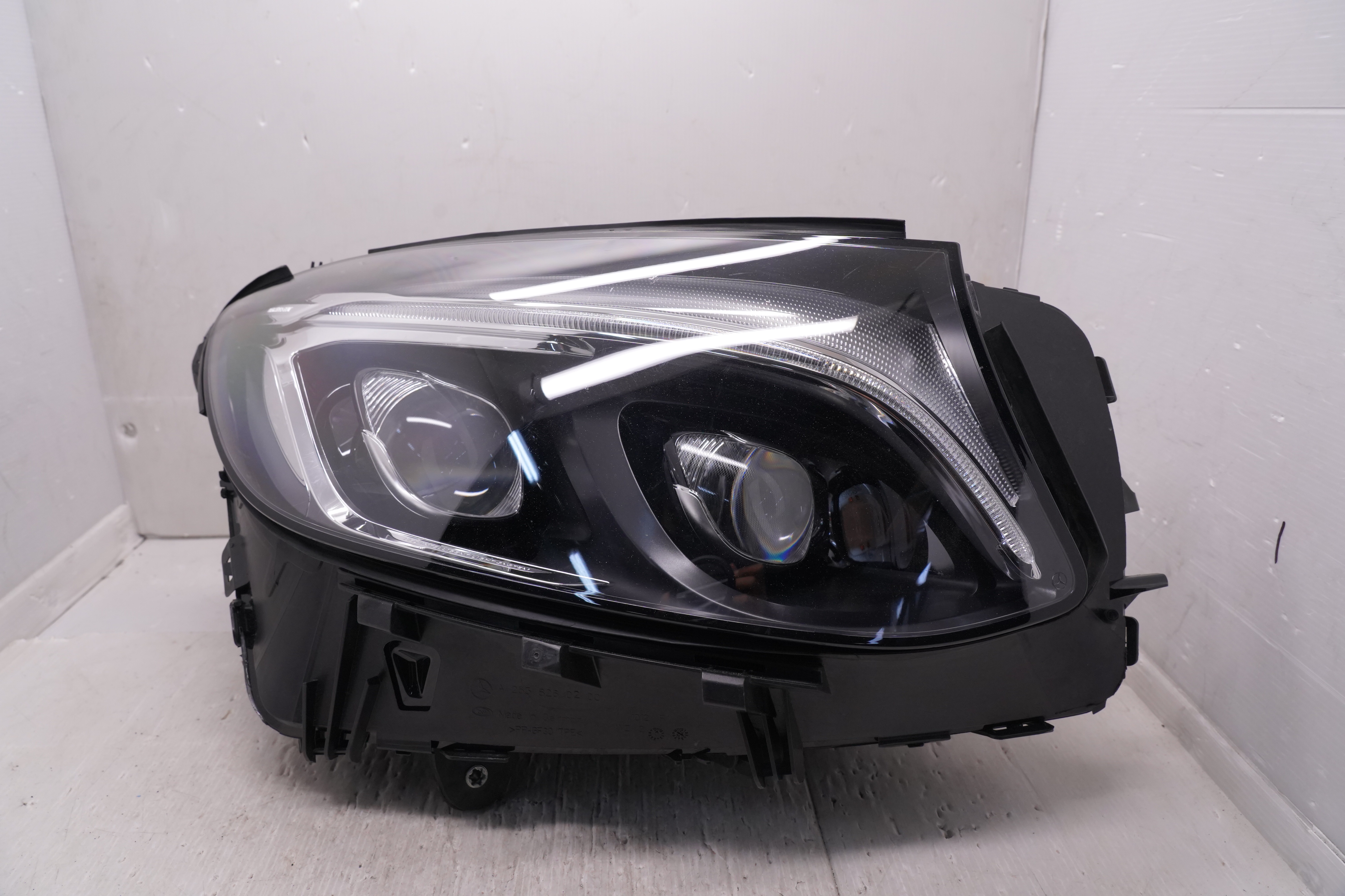 MERCEDES GLC X253 2015-2020 LED R.H.S HEADLIGHT GENUINE