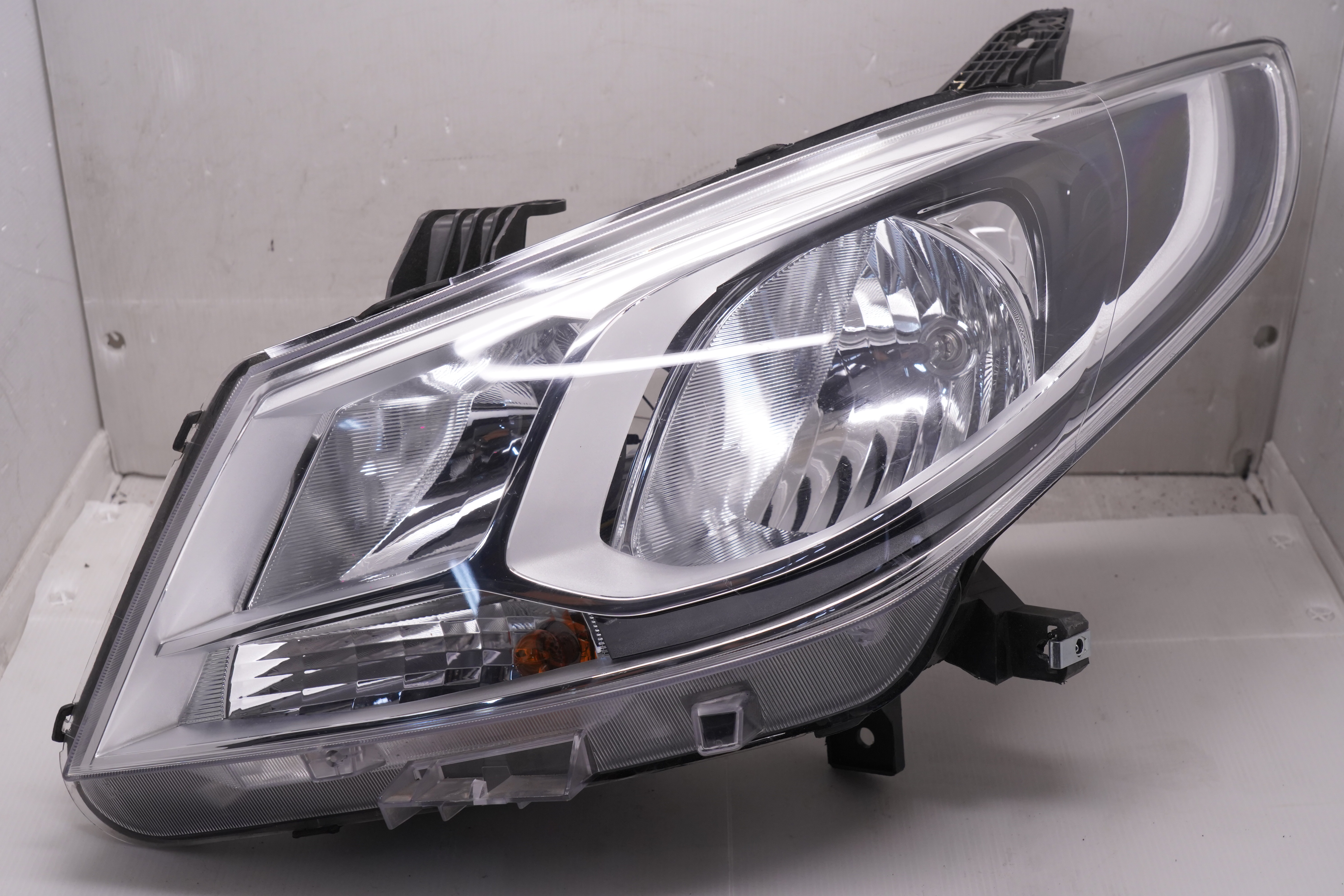 MAXUS LDV G10 EV30 2019-2023 HALOGEN L.H.S HEADLIGHT GENUINE