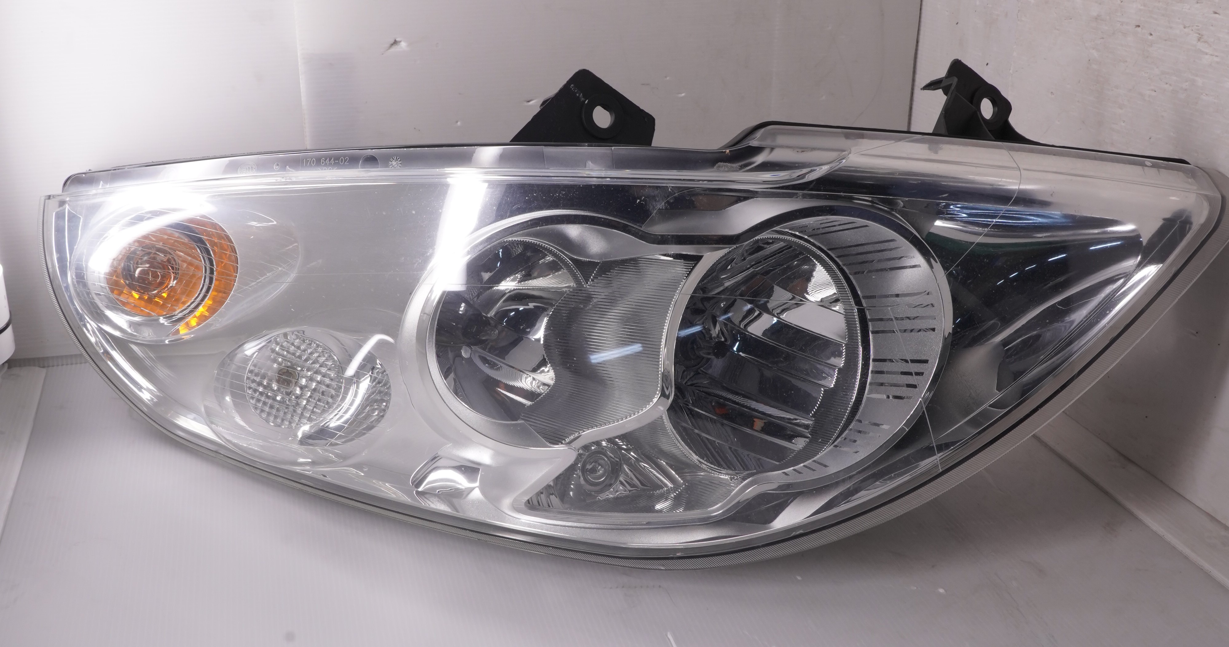 RENAULT MASTER 2010-2018 HALOGEN R.H.S HEADLIGHT GENUINE