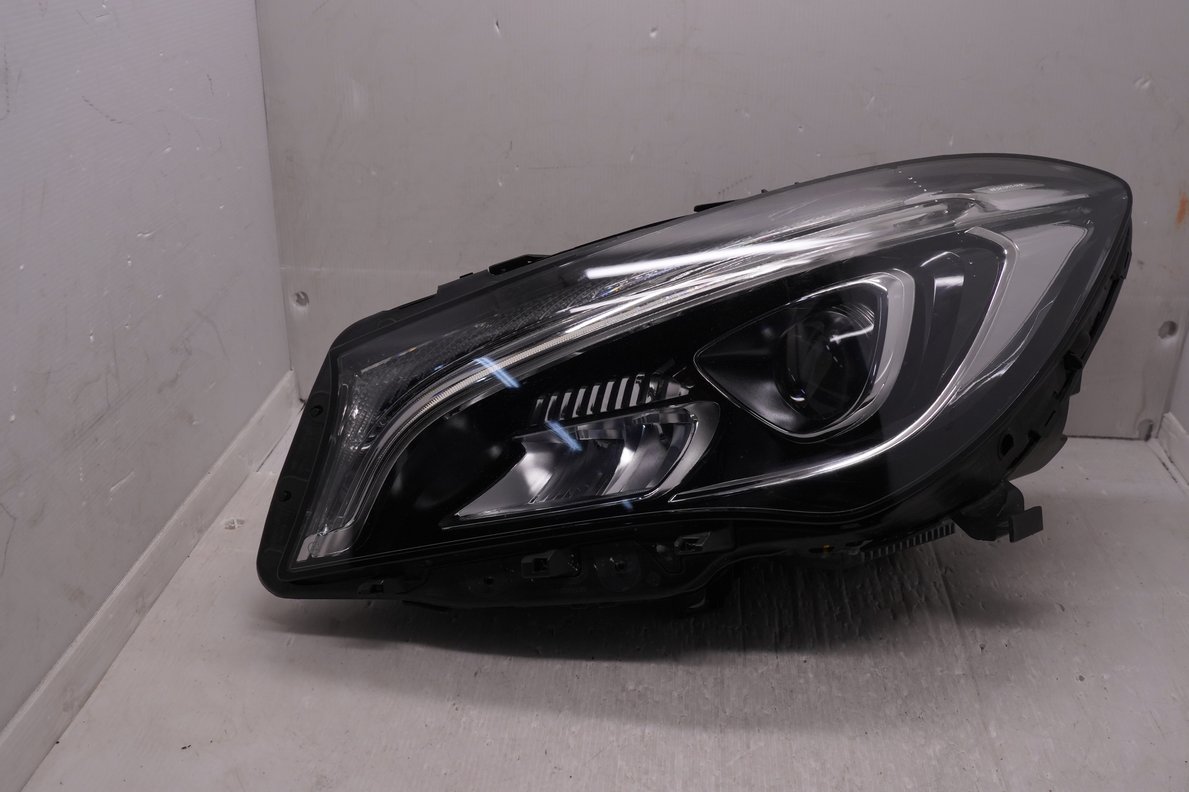 MERCEDES-BENZ CLA-CLASS W117 2016-2019 LED L.H.S HEADLIGHT GENUINE