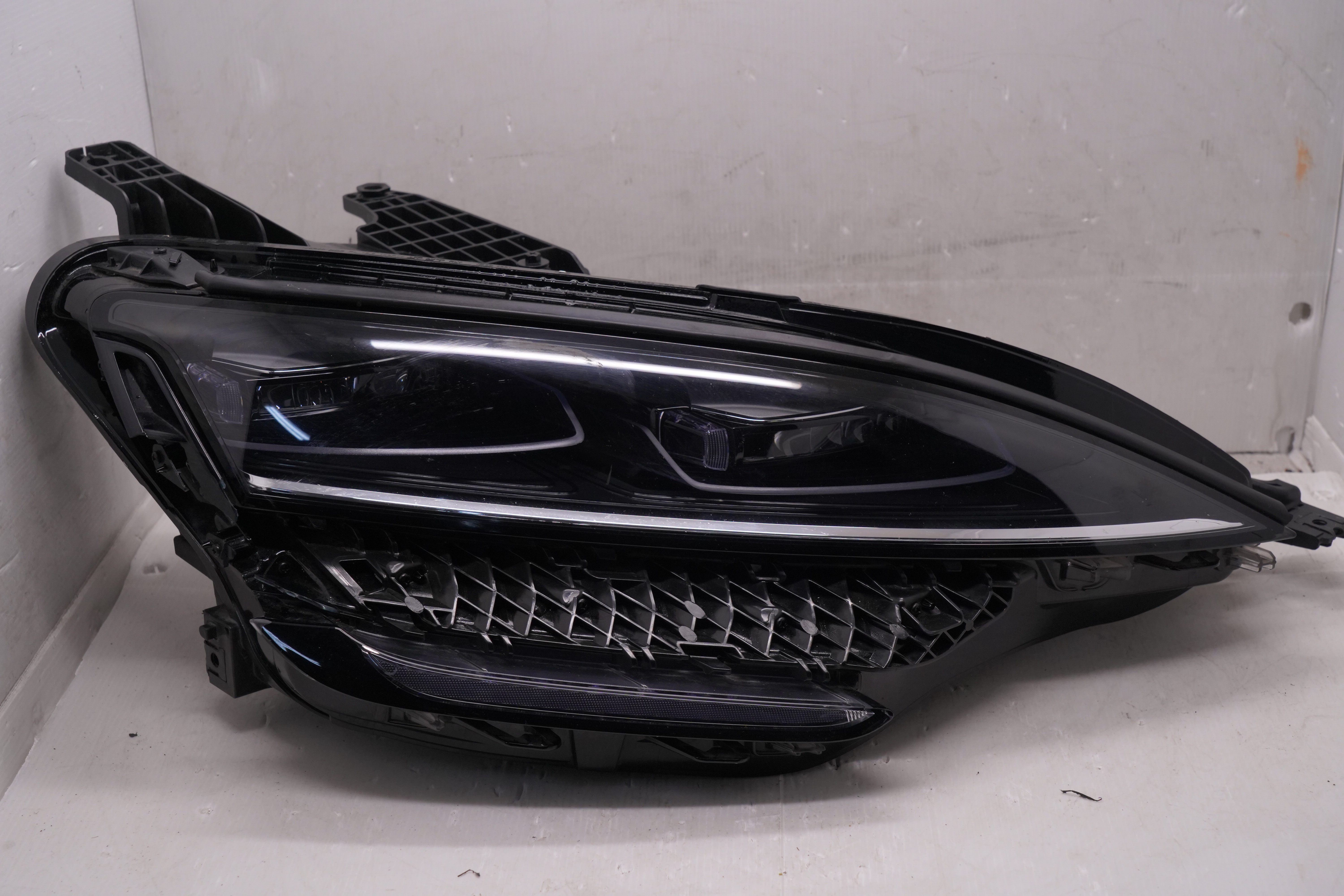 BYD SEAL 2023-2025 LED R.H.S HEADLIGHT GENUINE